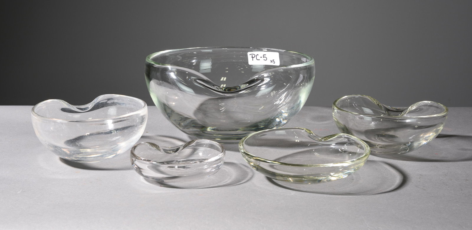 5 Signed Elsa Peretti Glass Bowls: 5 Signed Elsa Peretti Glass Bowls - Largest is 6 in tall x 12 x 11.5