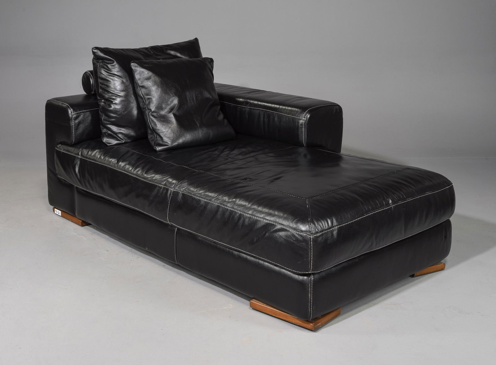 Cindy crawford sale chaise lounge