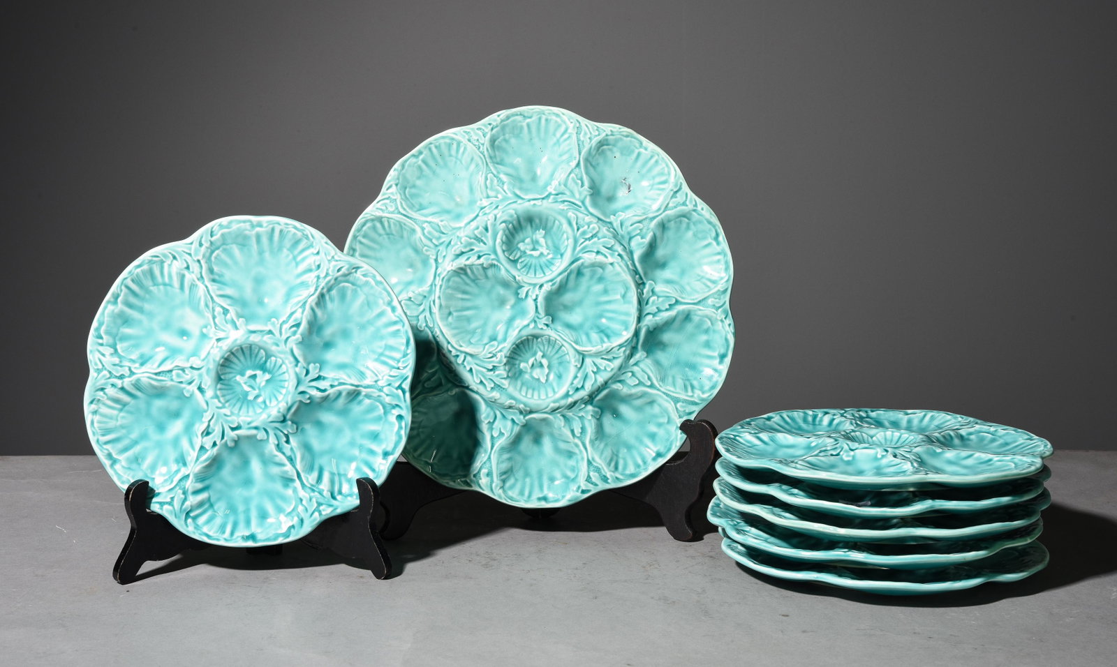 7pc French Turquoise Majolica Scallop Plate Set: 7pc French Turquoise Majolica Scallop Plate Set - Platter & 6 Plates - Platter is 1 in tall x 12.5 inch diameter