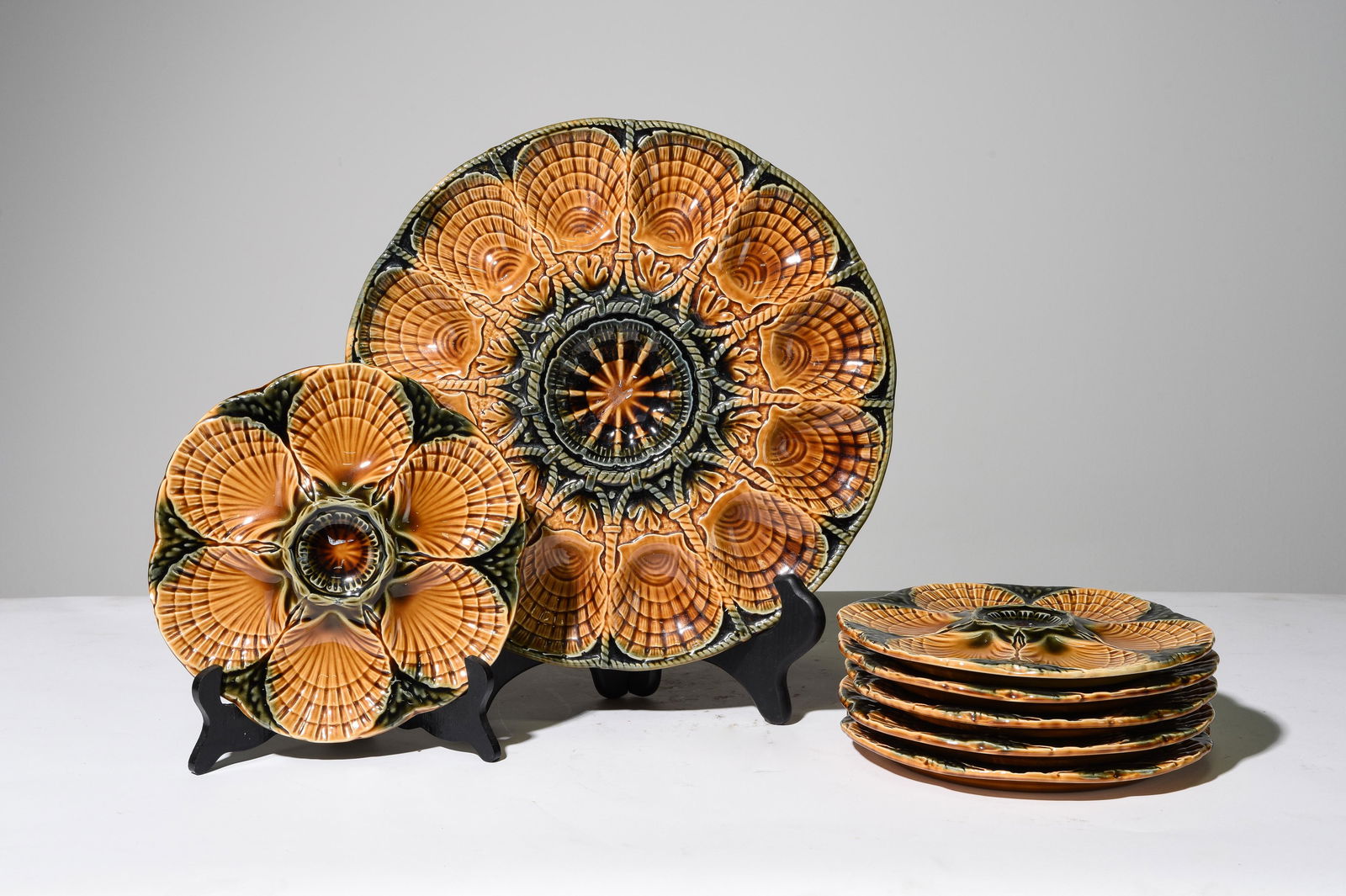 7pc French Majolica Scallop Plate Set (1 of 4)