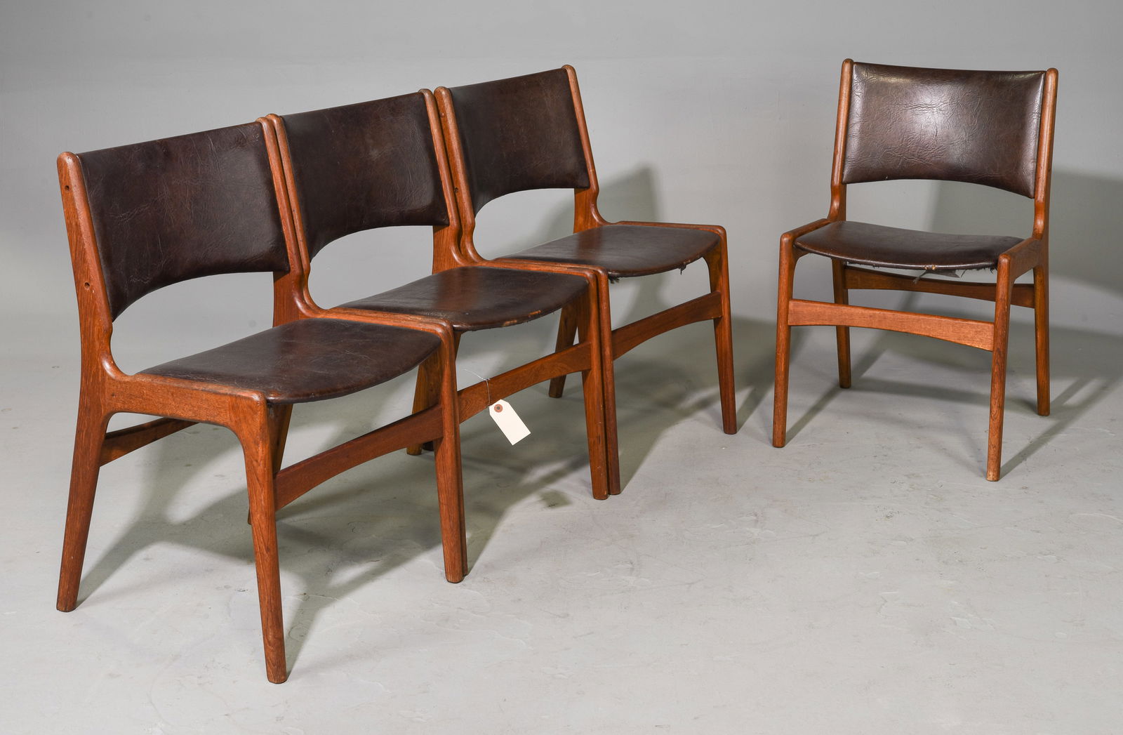 Set of 4 Mid Century Modern Style Chairs (1 of 3)