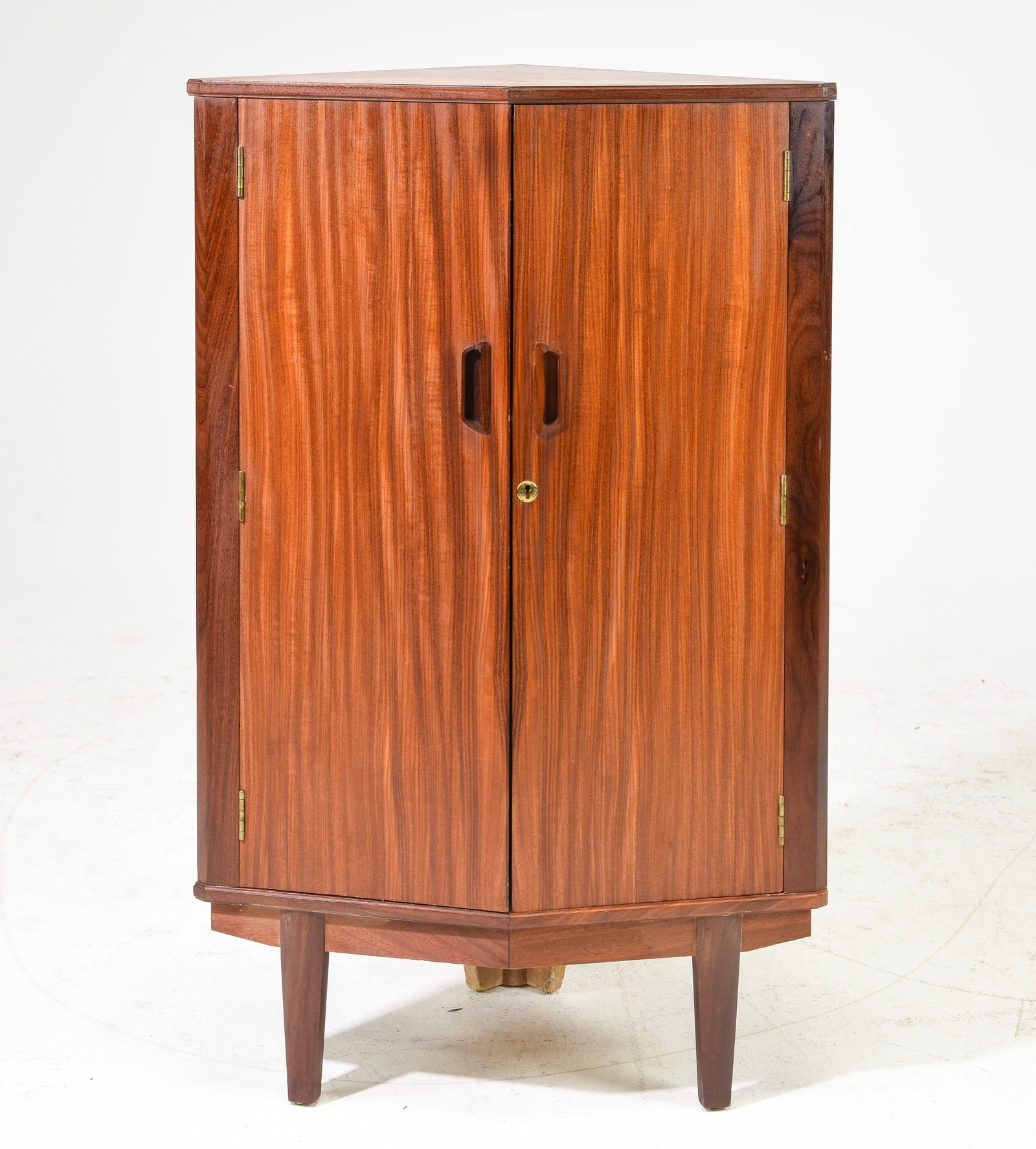 Mid Century Modern Corner Cabinet by Turnidge (1 of 4)