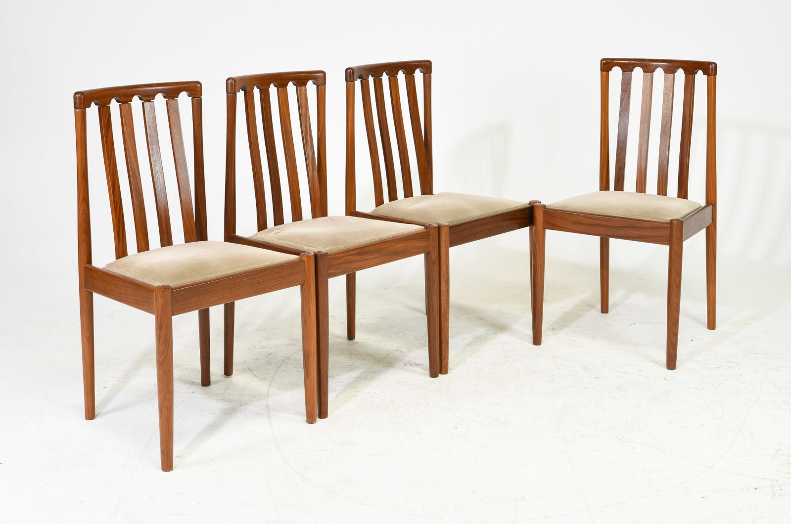 4 Mid Century Modern Dining Chairs - Meredew: 4 Danish Modern Style Dining Chairs By Meredew - 35 in tall x 19 x 19.5, Seat height is 18 inches
