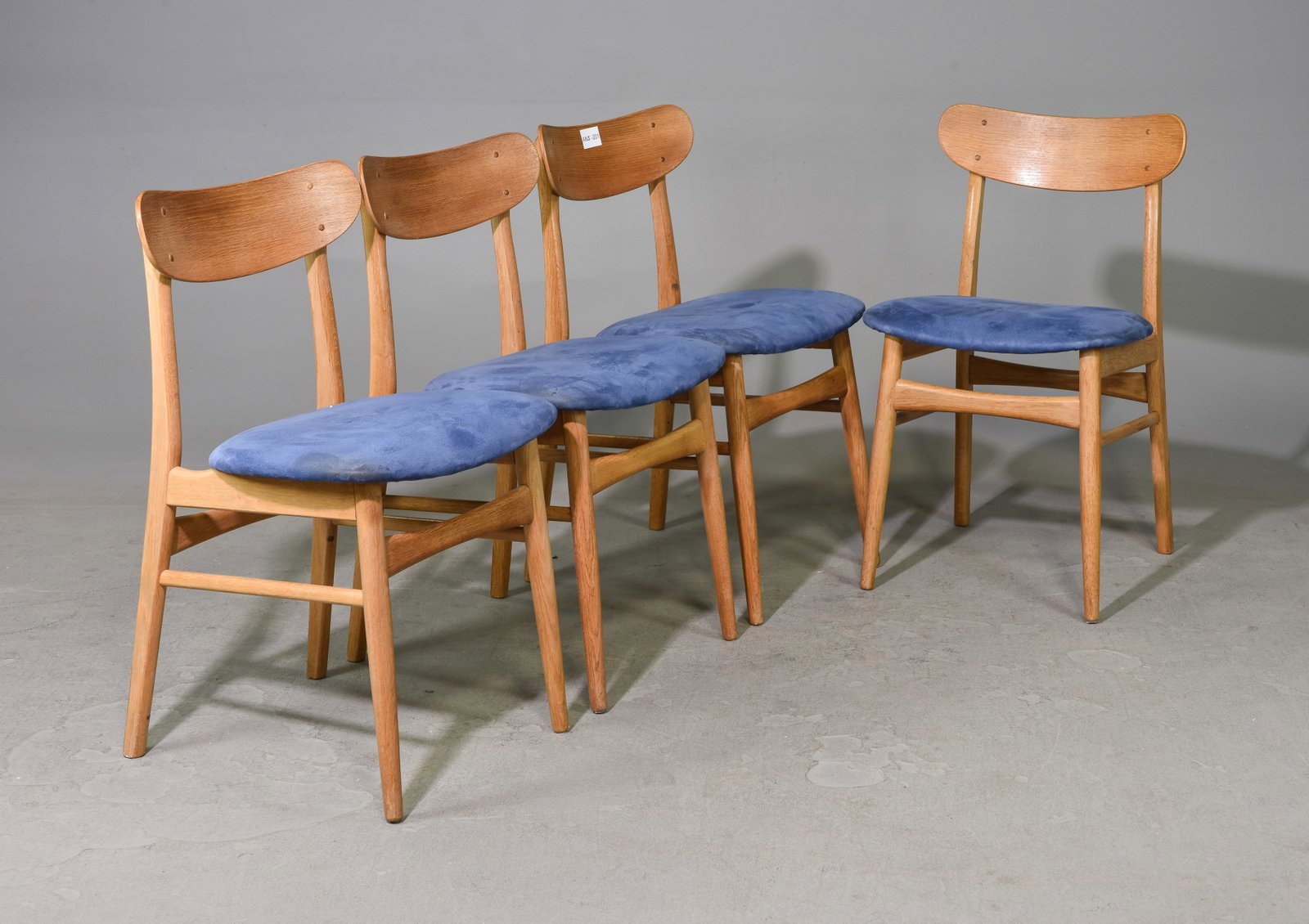 4 Mid Century Modern Dining Chairs: 4 Mid Century Modern Dining Chairs - 30.5 inches tall x 17 x 18, Seat Height is 18 inches