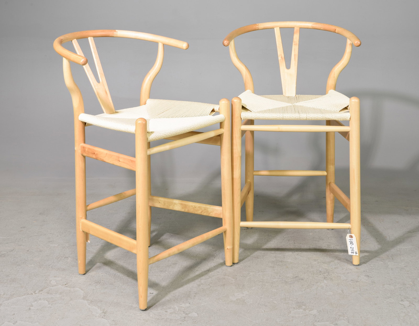 2 Mid Century Style Wishbone Bar / Counter Stools (1 of 7)