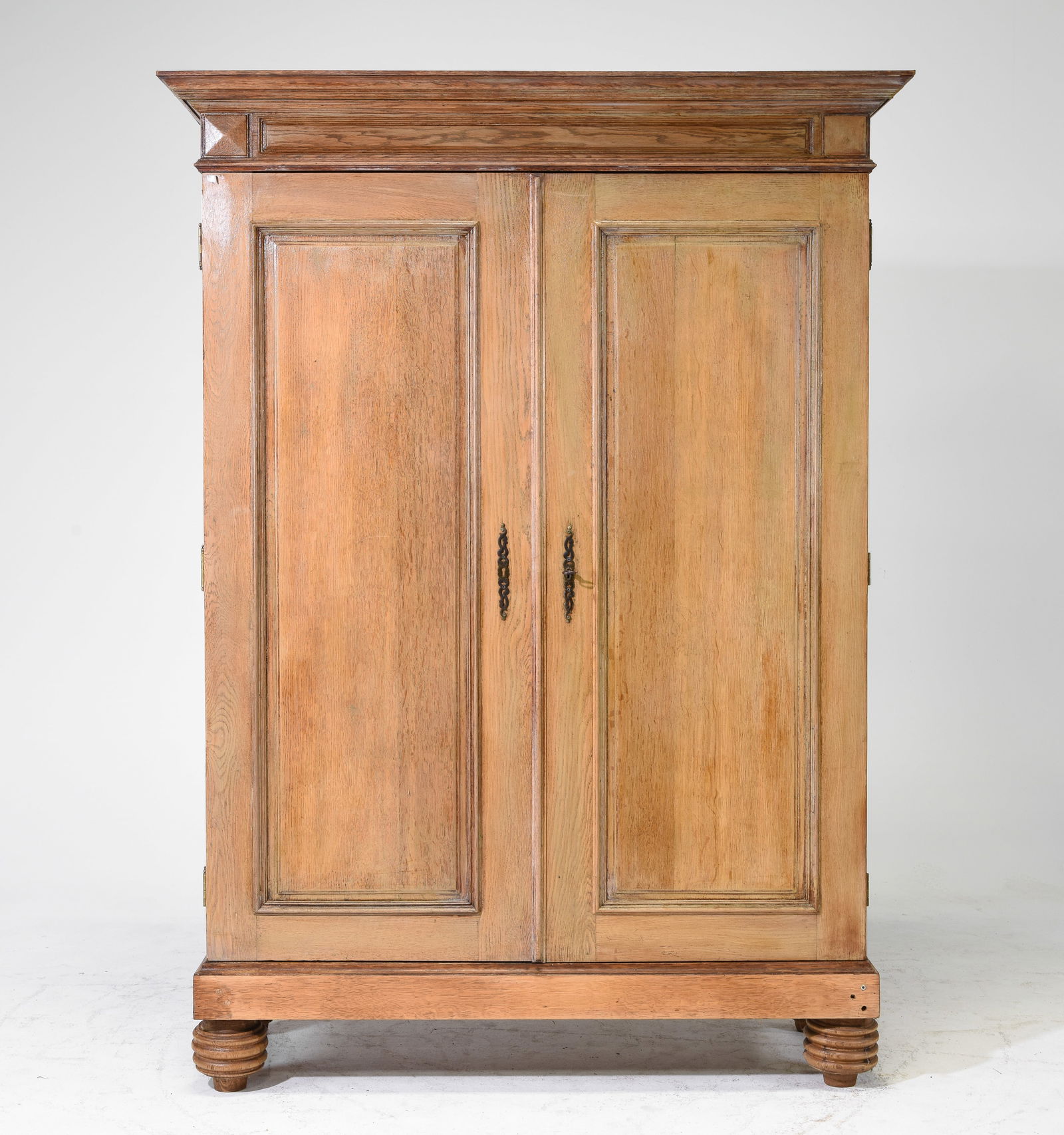 French Oak Cabinet / Cupboard (1 of 10)