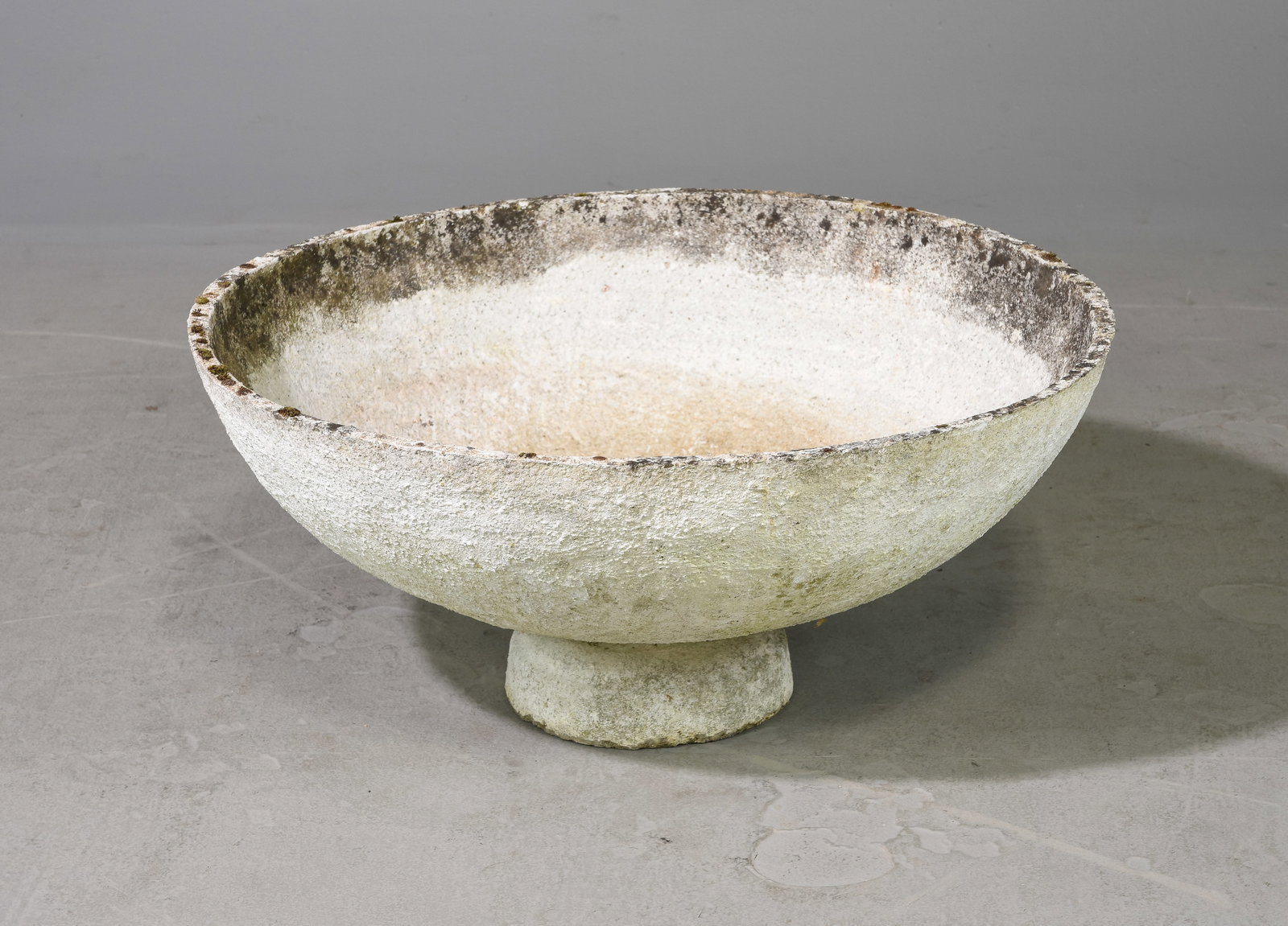 European Cast Stone / Pottery Saucer Planter: European Cast Stone / Pottery Saucer Planter - Similar in style to Willy Ghul - 19 in tall x 29.5 inch diameter