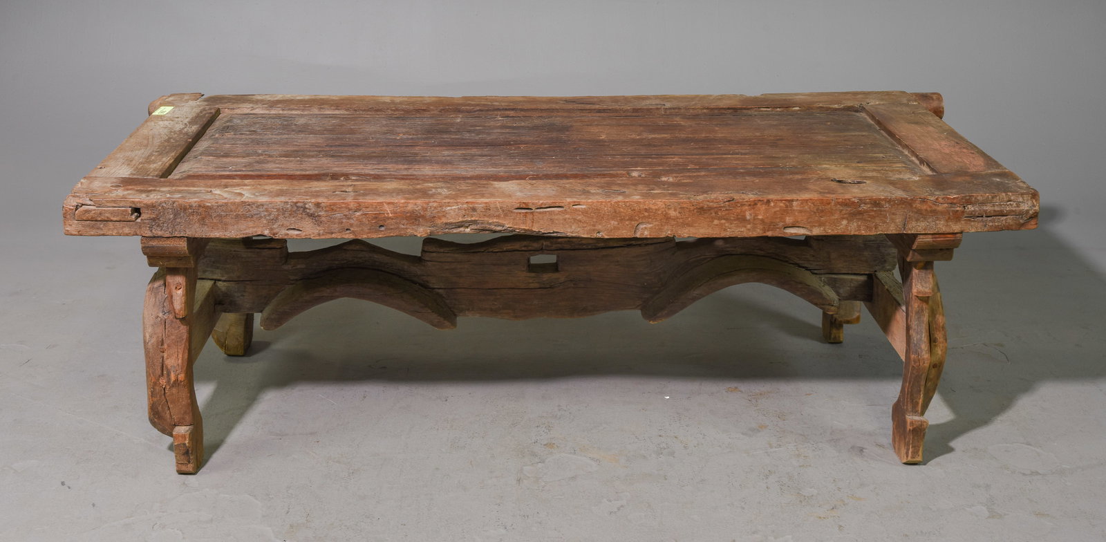 Farmhouse Style Coffee Table (1 of 5)
