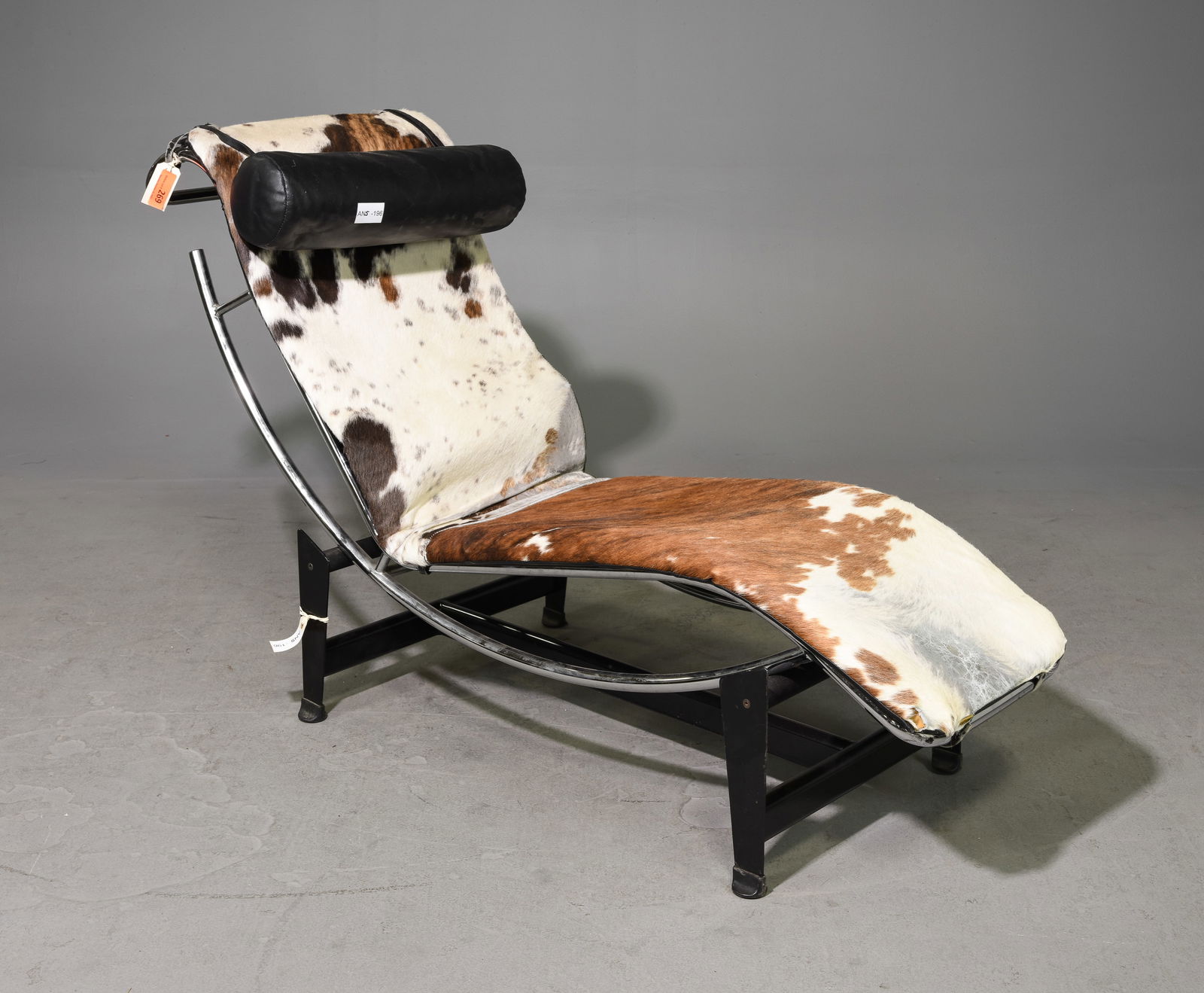 Le Corbusier LC4 Style Lounge Chair: Le Corbusier LC4 Style Lounge Chair - 39 inches tall x 62 x 22