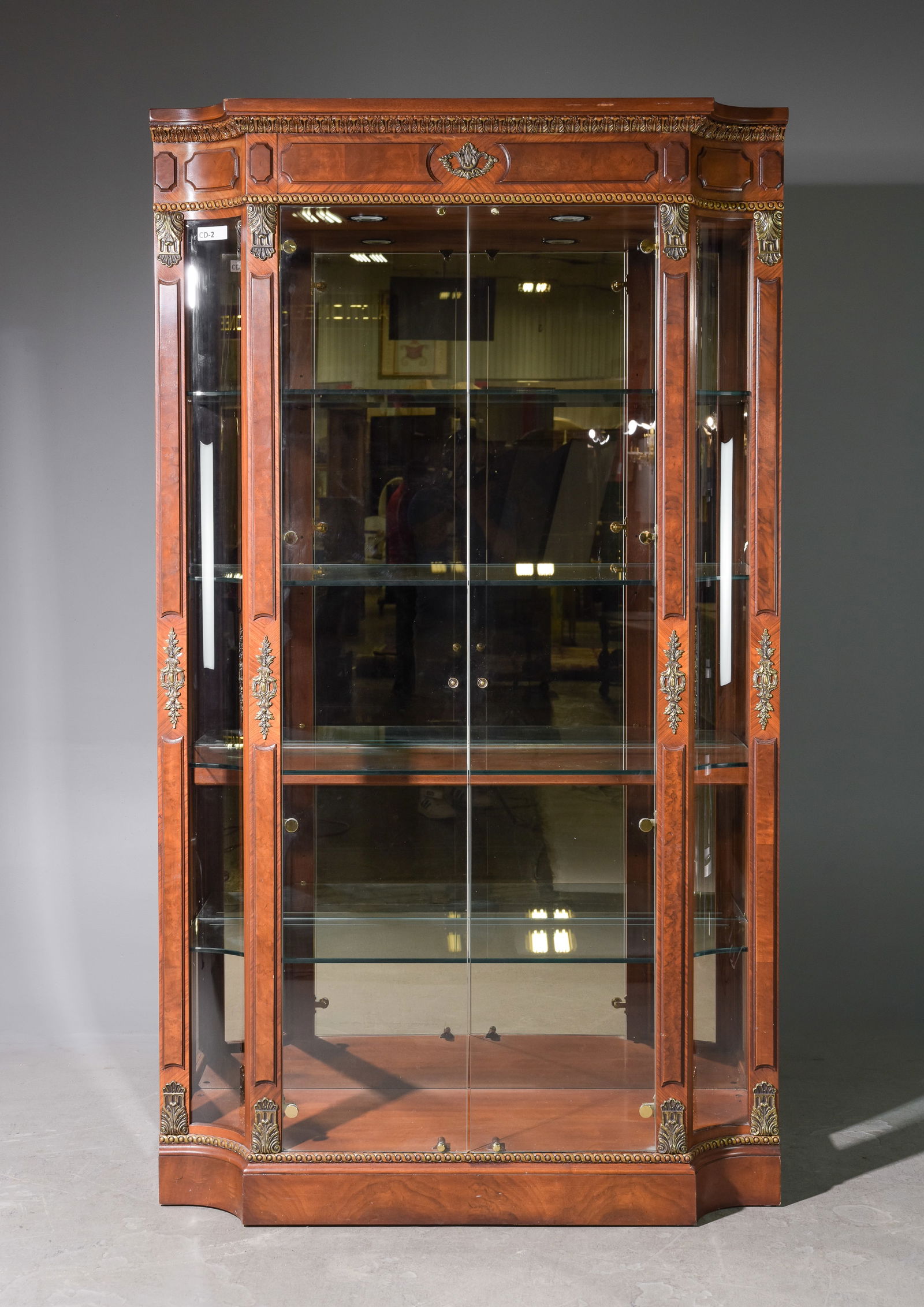 Henredon illuminated cabinet deals