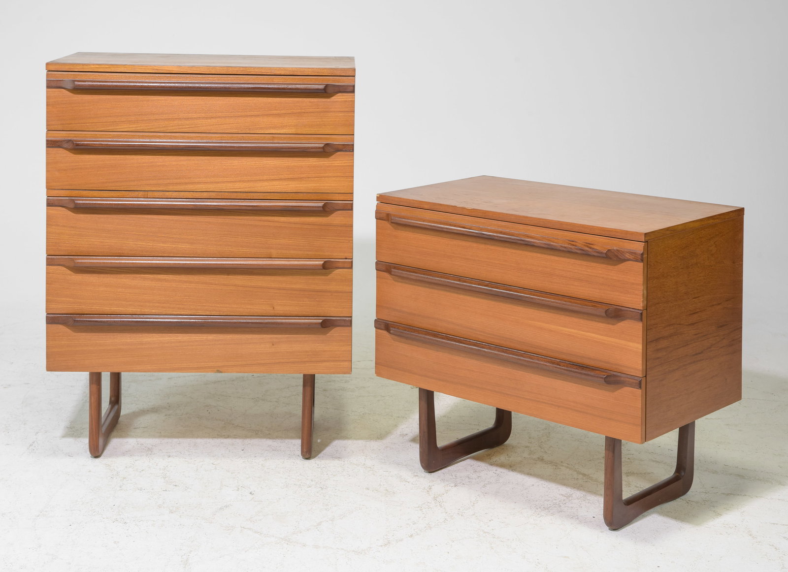 2 Mid Century Modern Chests by Uniflex (1 of 4)