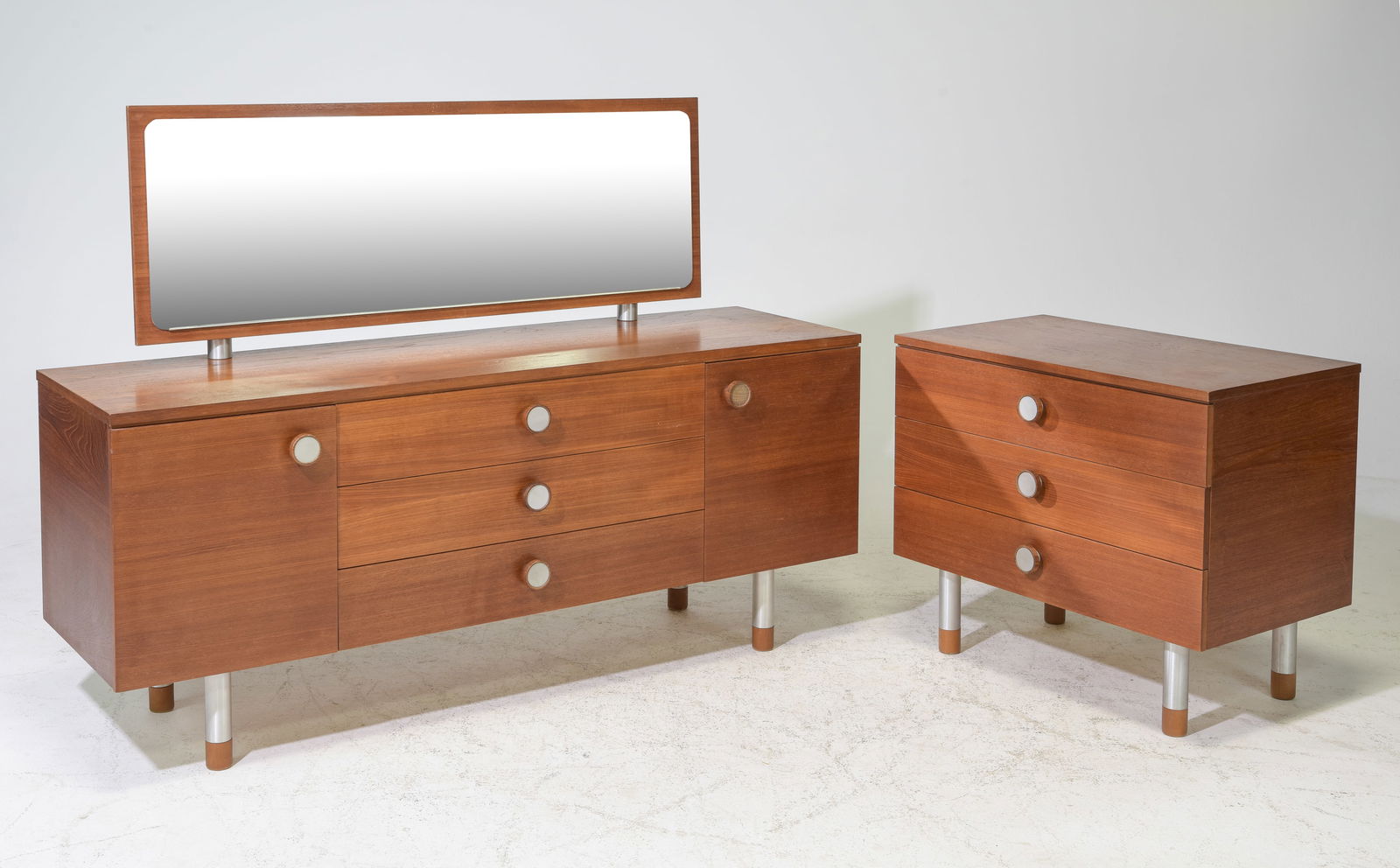 Mid Century Modern Dresser & Chest (1 of 7)