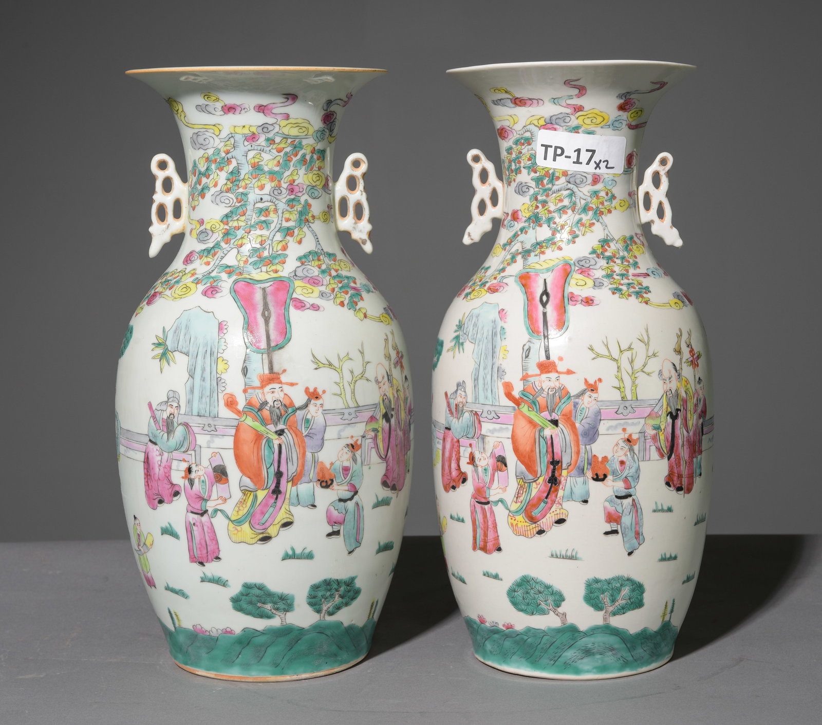 2 Asian Geisha Vases (1 of 3)