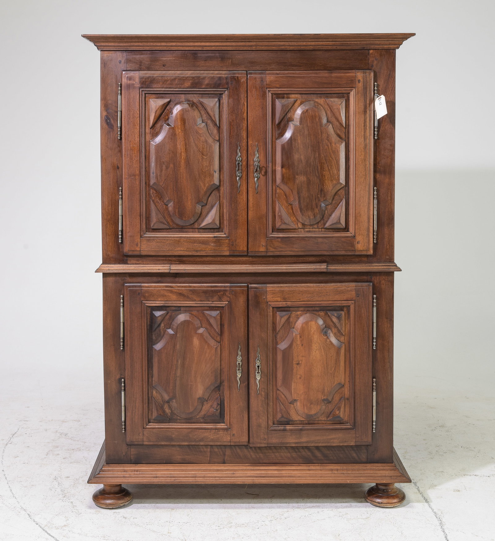 French Oak 4 Door Cupboard with Raised Panels (1 of 4)