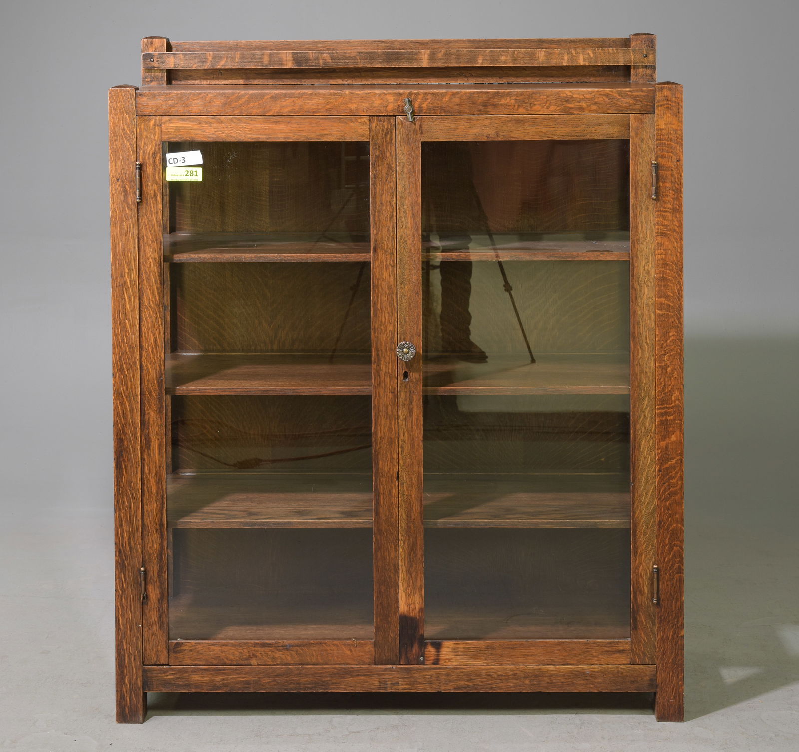 Tiger Oak Double Door Curio / Display Cabinet (1 of 4)