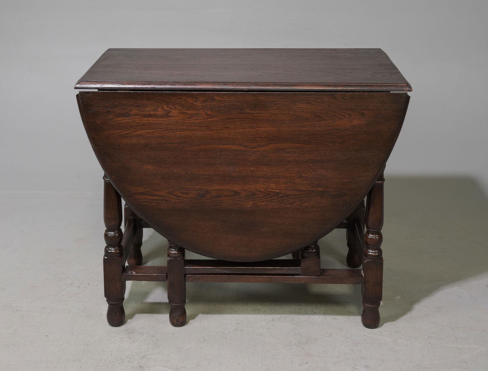 British Oak Drop Leaf / Gate Leg Table c.1930's (1 of 3)