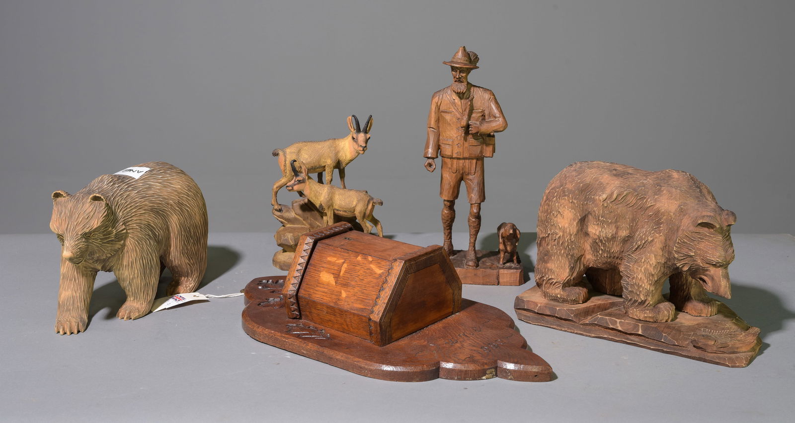 5pcs Carved Animals, Bears, Deers, Hunter (1 of 4)