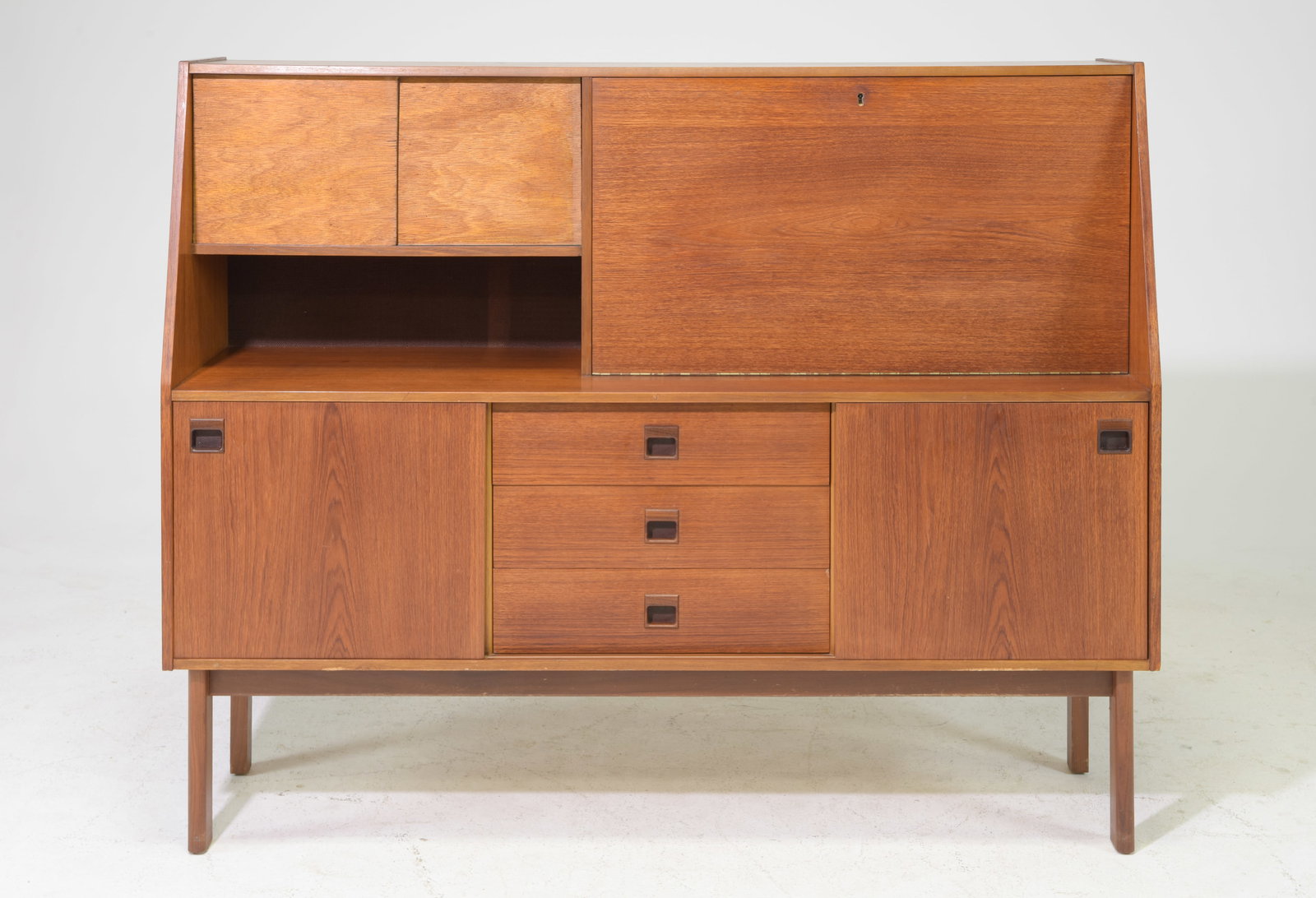 Mid Century Modern Cocktail Cabinet: Daish Modern Style Cocktail Cabinet - 46.5 inches tall x 57 x 16