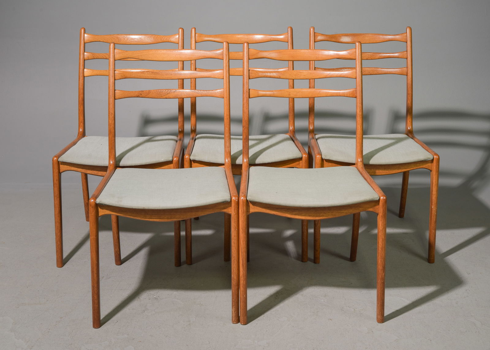 Set of 5 Mid Century Modern Dining Chairs (1 of 5)