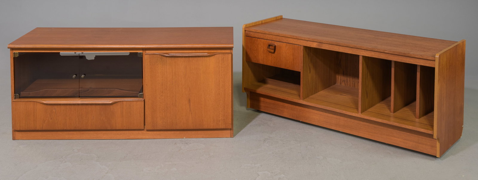 Two Mid Century Modern Low Cabinets / TV Stands (1 of 4)