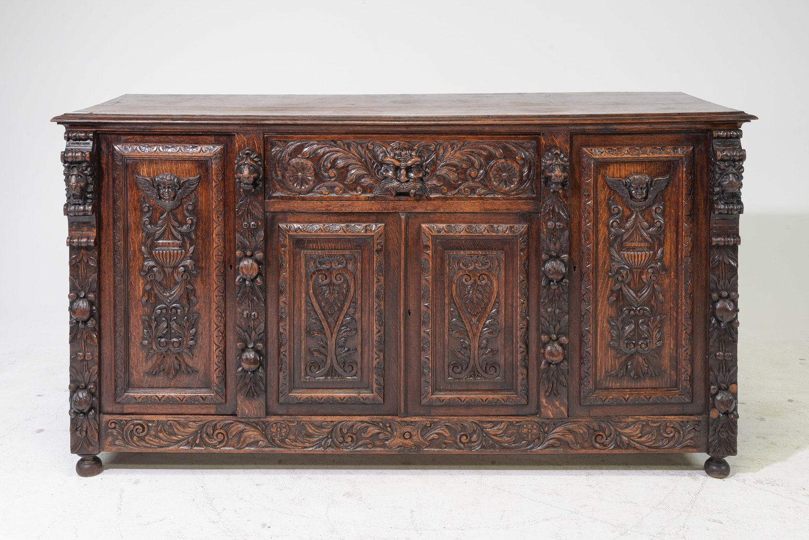 Renaissance Style Finely Carved Oak Sideboard c.1910's (1 of 8)