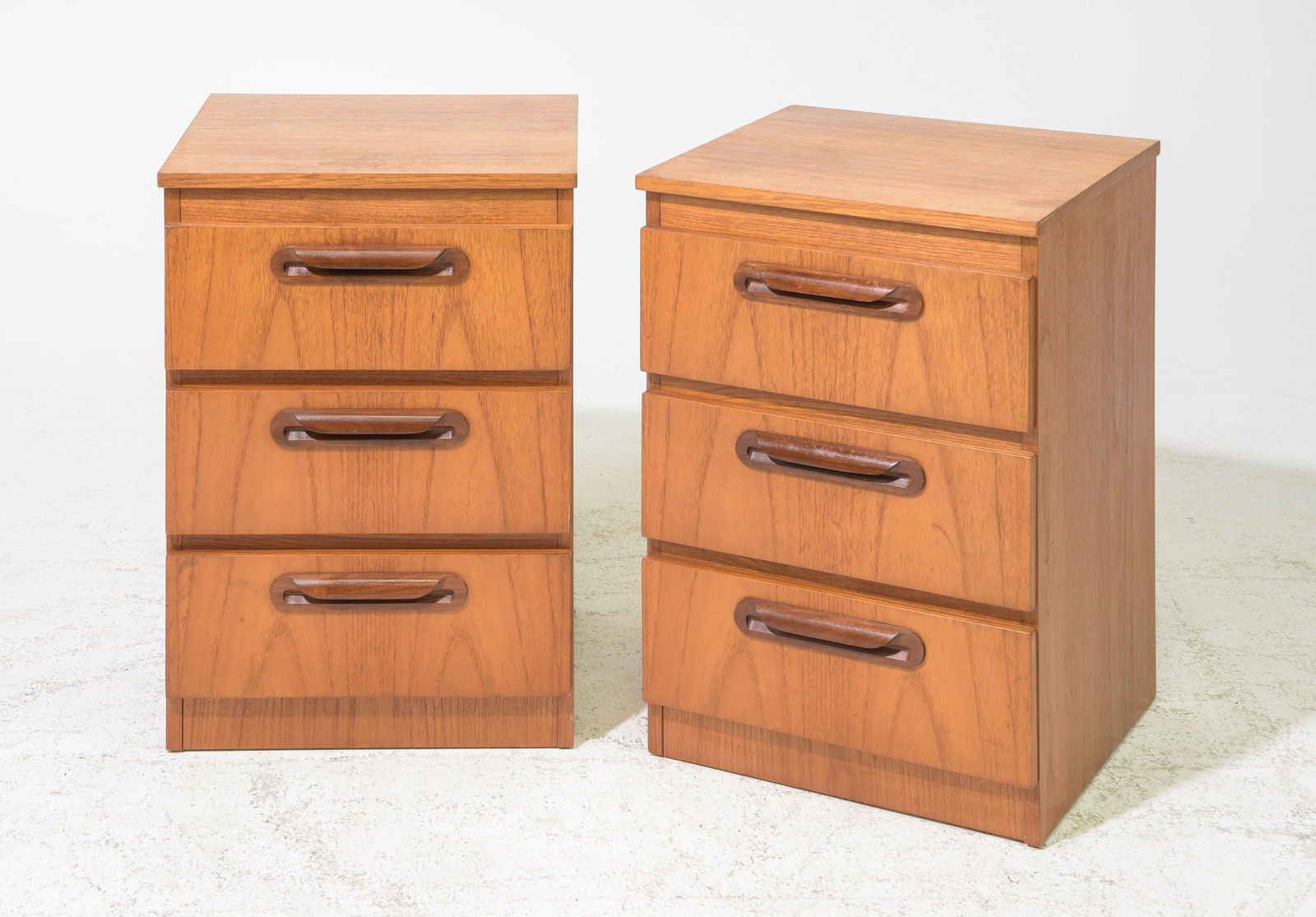 2 Mid Century Modern 3 Drawer Chests / Nightstands (1 of 4)