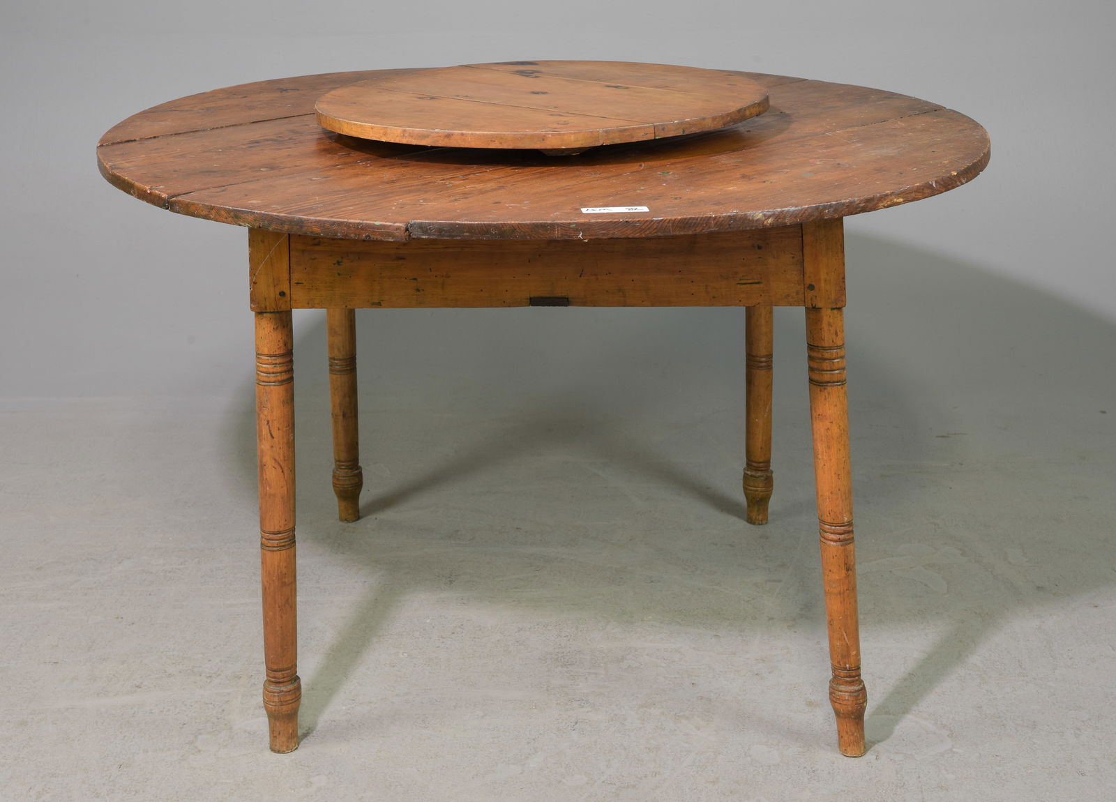 Farmhouse Rustic Table with Lazy Sussan (1 of 5)