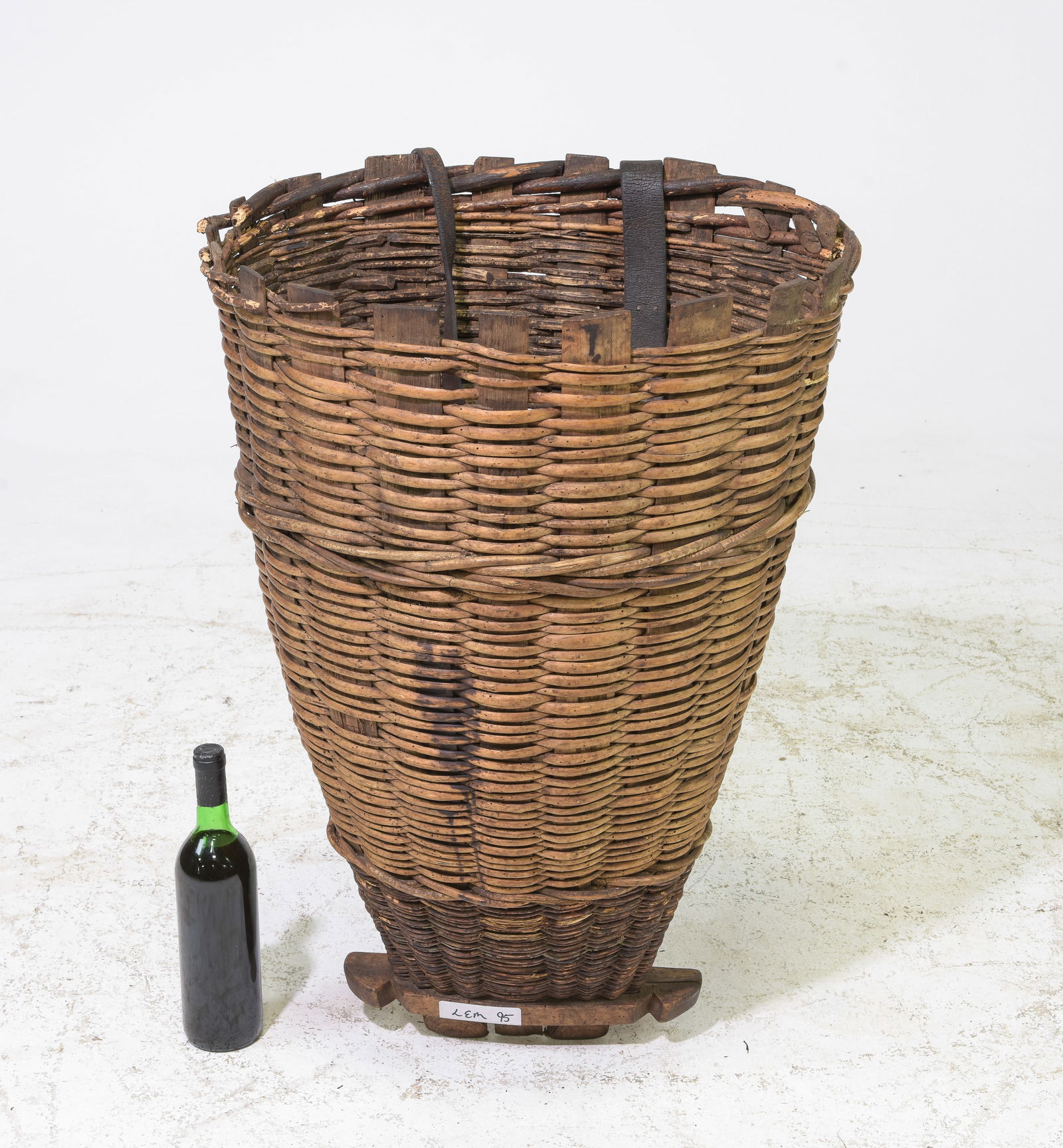 Vintage Grape Gathering Basket (1 of 3)