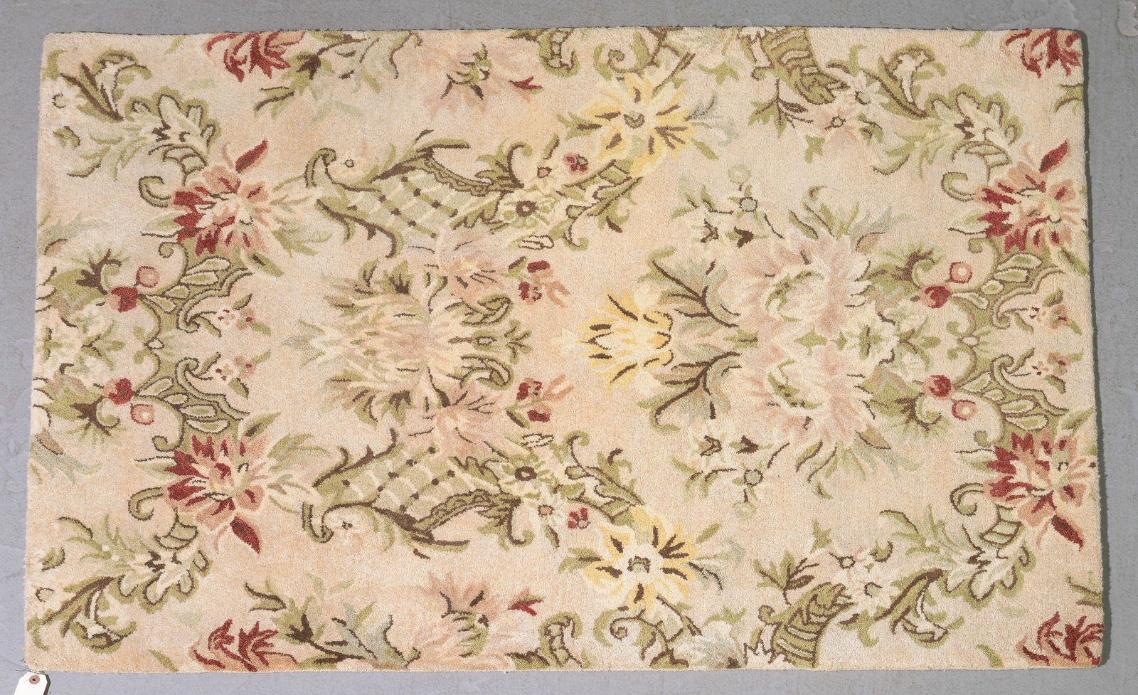 Hand Tufted Floral / Foliate Pattern Rug - 5'3 x 3'6 (1 of 2)