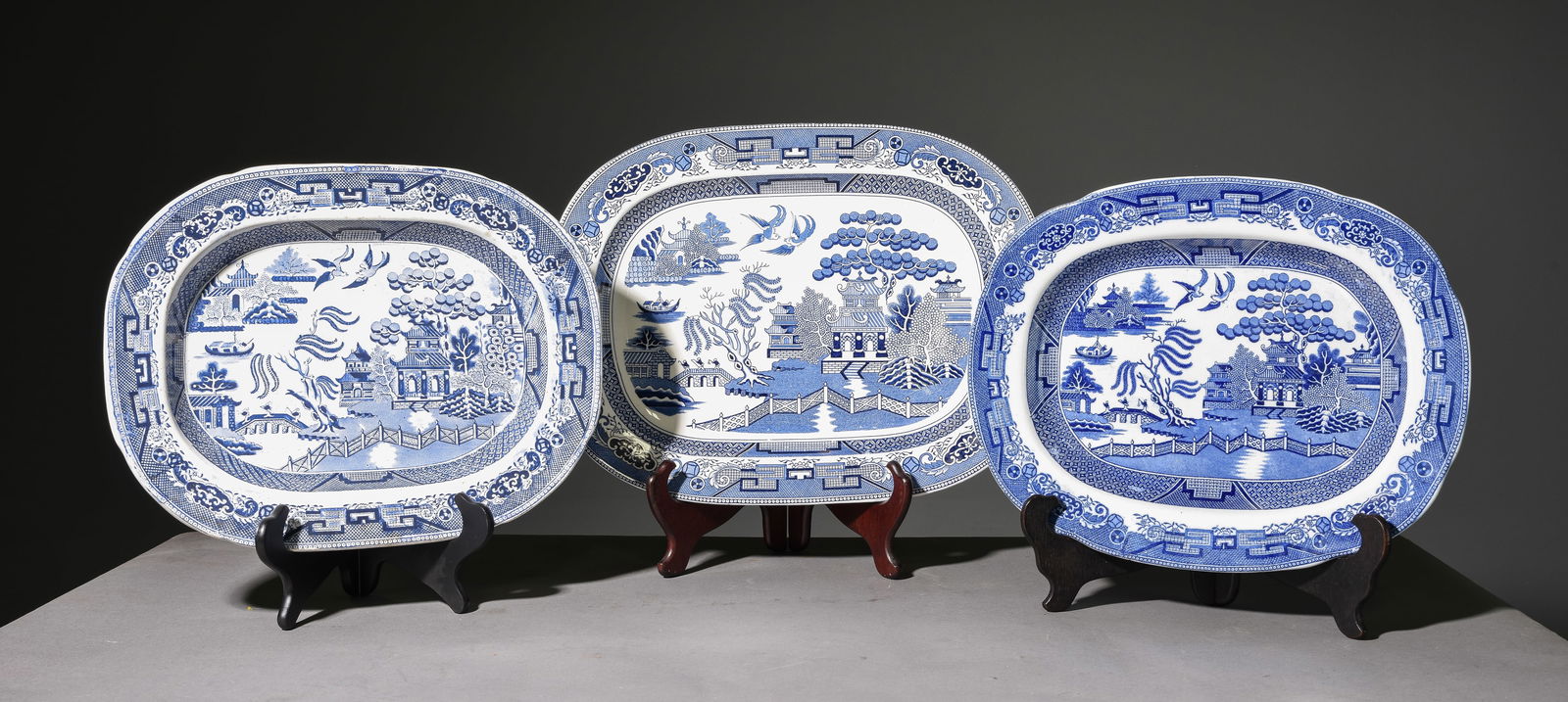 3 English Blue & White Willow Platters (1 of 5)