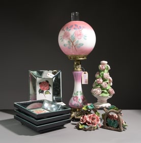 8pcs - Gone with The Wind Lamp, Frames, Etc.