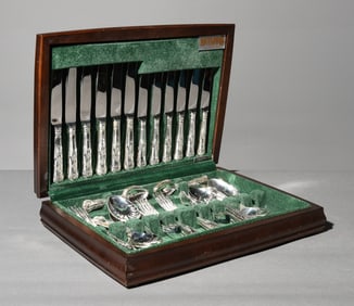 50pcs Viners Kings Royale Cutlery Set in Oak Case
