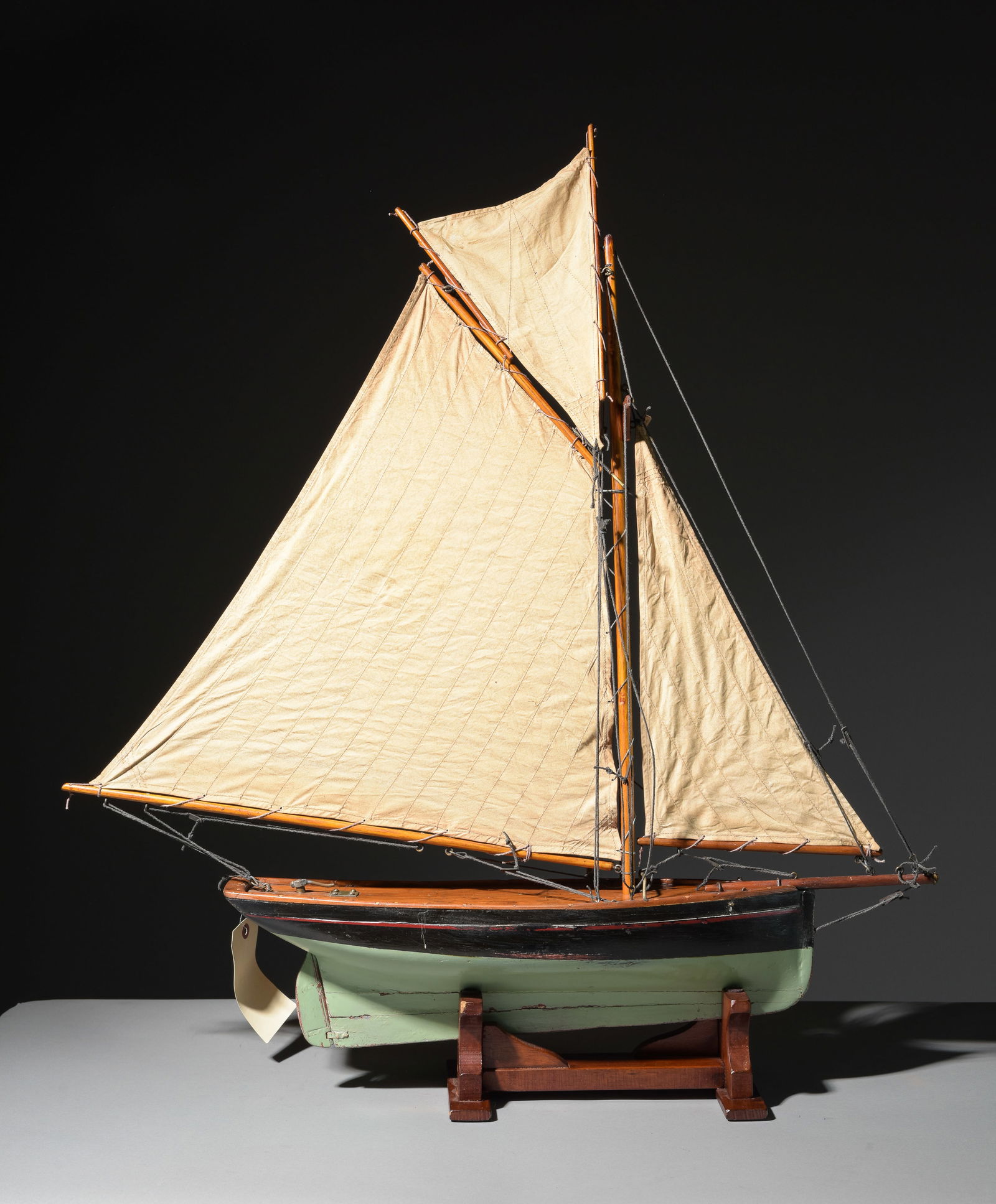 Antique Gaff Rigged Pond Yacht (1 of 7)