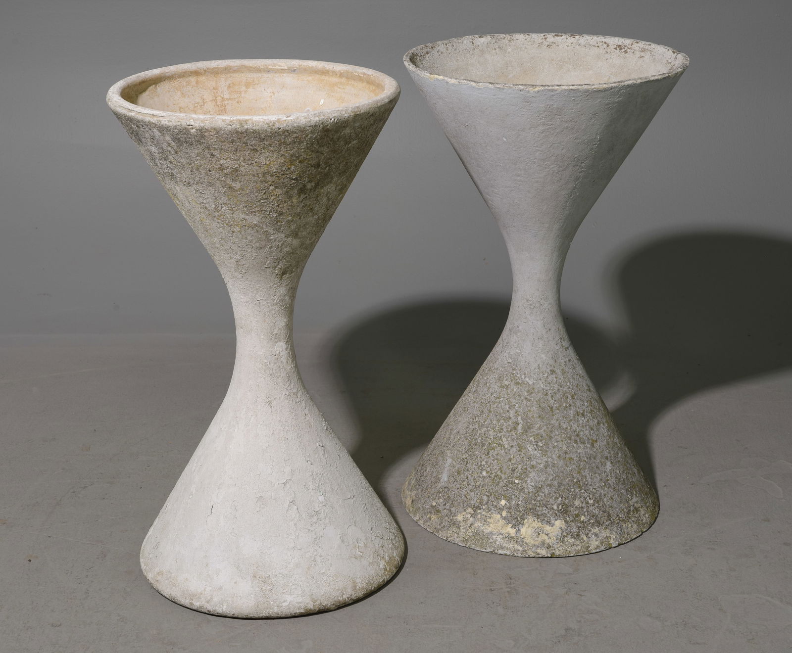 Willy Guhl (1915-2004) - 2 Large Diabolo Planters (1 of 5)