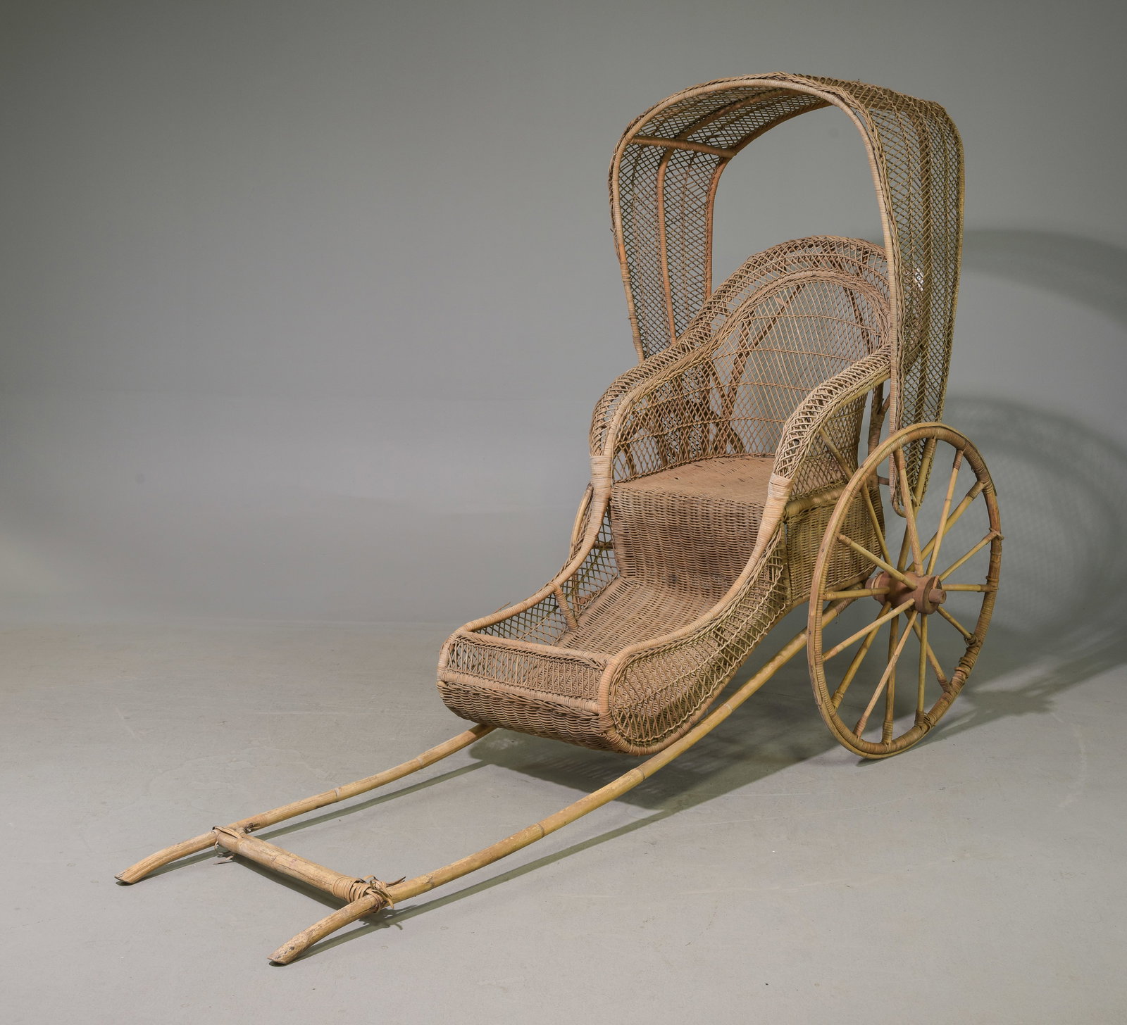 Vintage Wicker Rickshaw (1 of 5)