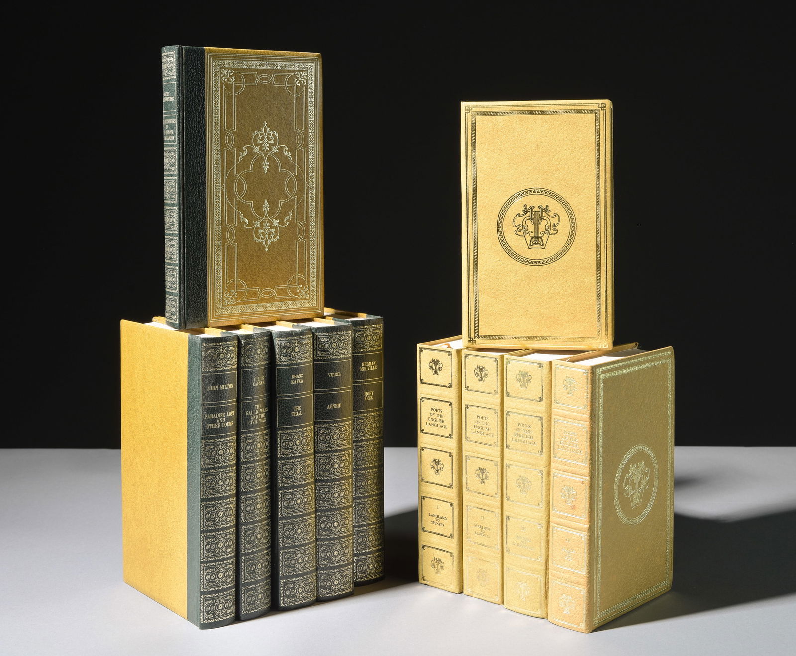 11 English Novels / Books - Moby Dick, Poetry, Etc.: 11 English Novels / Books - Moby Dick, Poetry, Etc. - This lot consists of volumes 1-5 of "Poets of the English Language" and six assorted English books / novels such as "Moby Dick", "The Gallic Wars