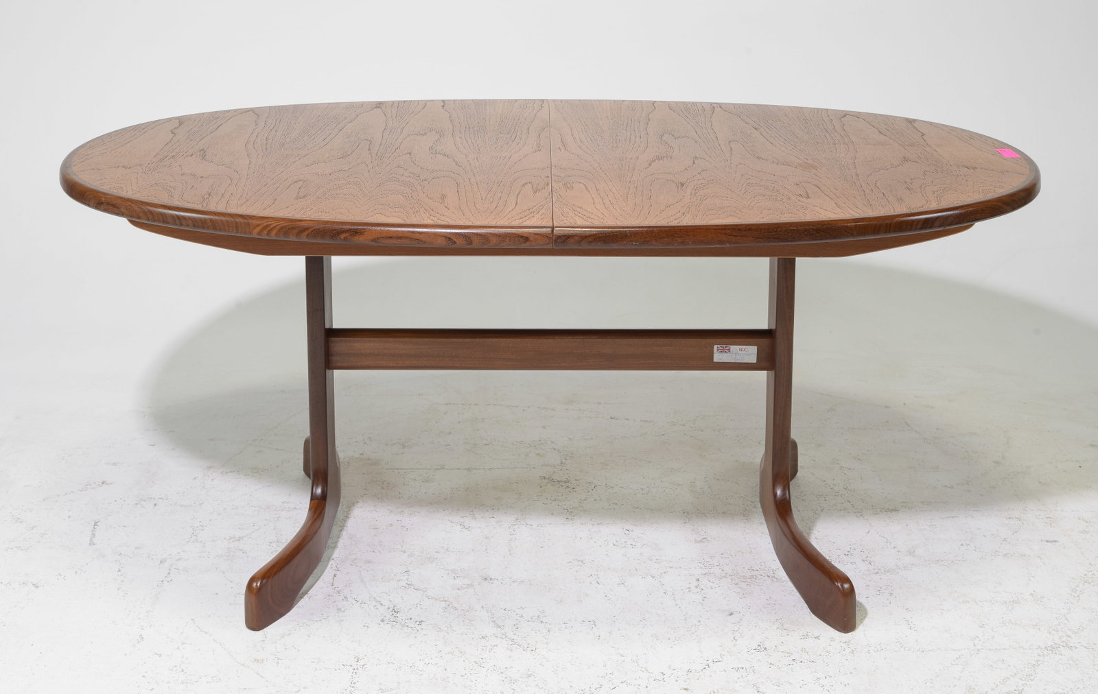 Oval Mid Century Teak Dining Table By G-Plan: This Danish Modern Style Teak Dining Table includes a pop-out butterfly style leaf & is made by Mid Century Modern Furniture Maker G Plan ( GPlan ), part of their fresco range . - 29 in tall x 65 x 42