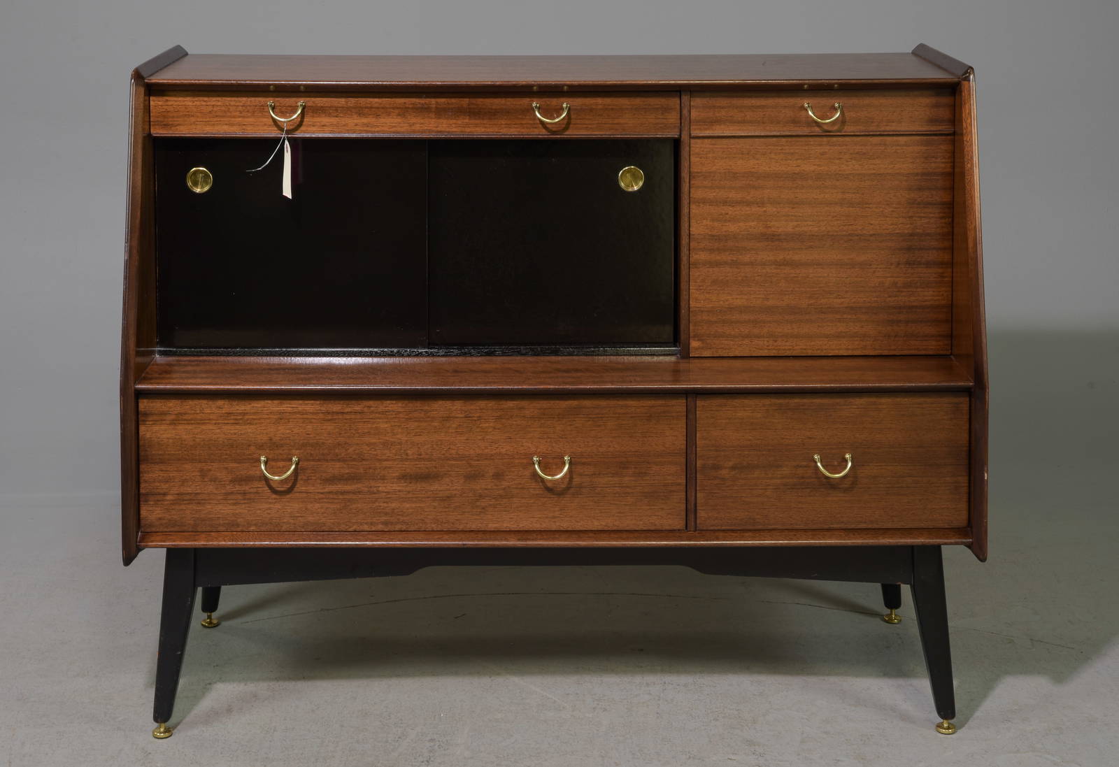 Mid Century Modern Gplan Sideboard / Auction