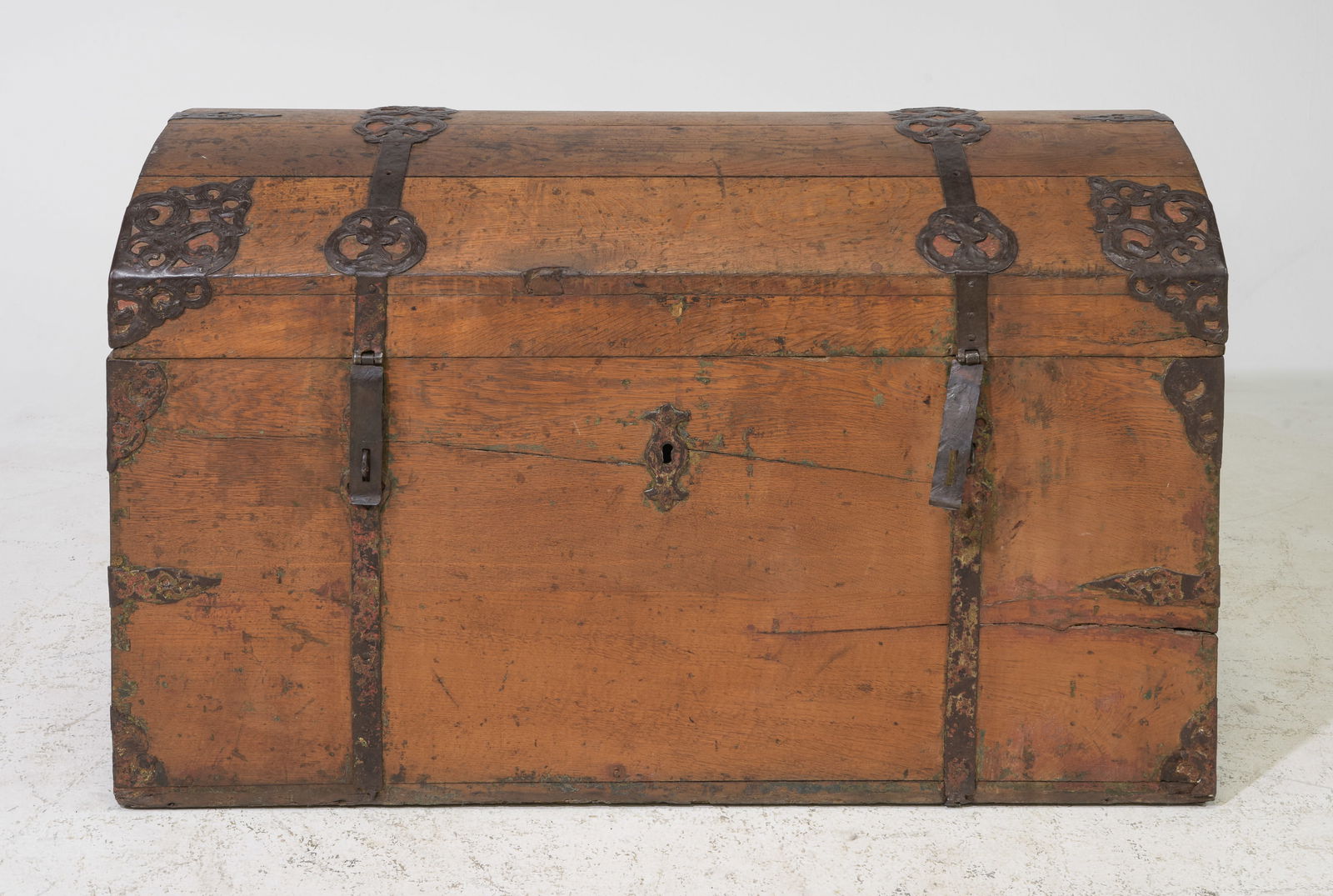 Continental Dome Top Trunk / Chest c.1920's (1 of 6)