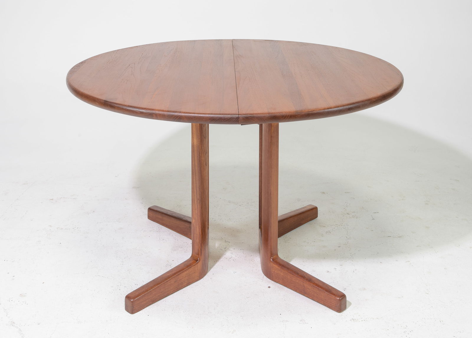 Mid Century Modern Round Dining Table (1 of 4)