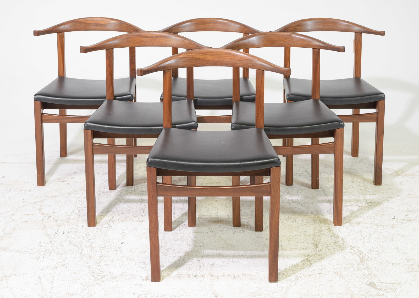 Set of 6 Danish Modern "Cow Horn" Dining Chairs: Set of 6 Danish Mid Century Modern "Cow Horn" Dining Chairs Similar to Hans Wagner "Cow horn" Chairs - 30 in tall x 23.5 x 19, Seat height is 17 inches