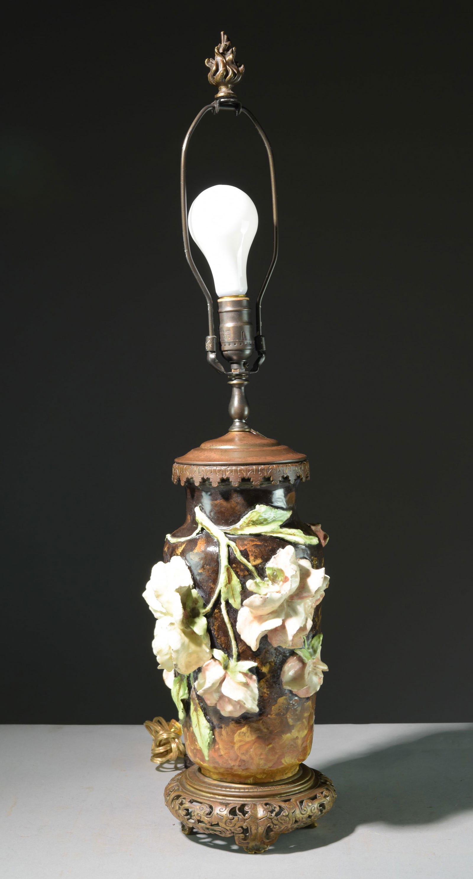 French / Italian Style Floral Pottery Table Lamp (1 of 4)