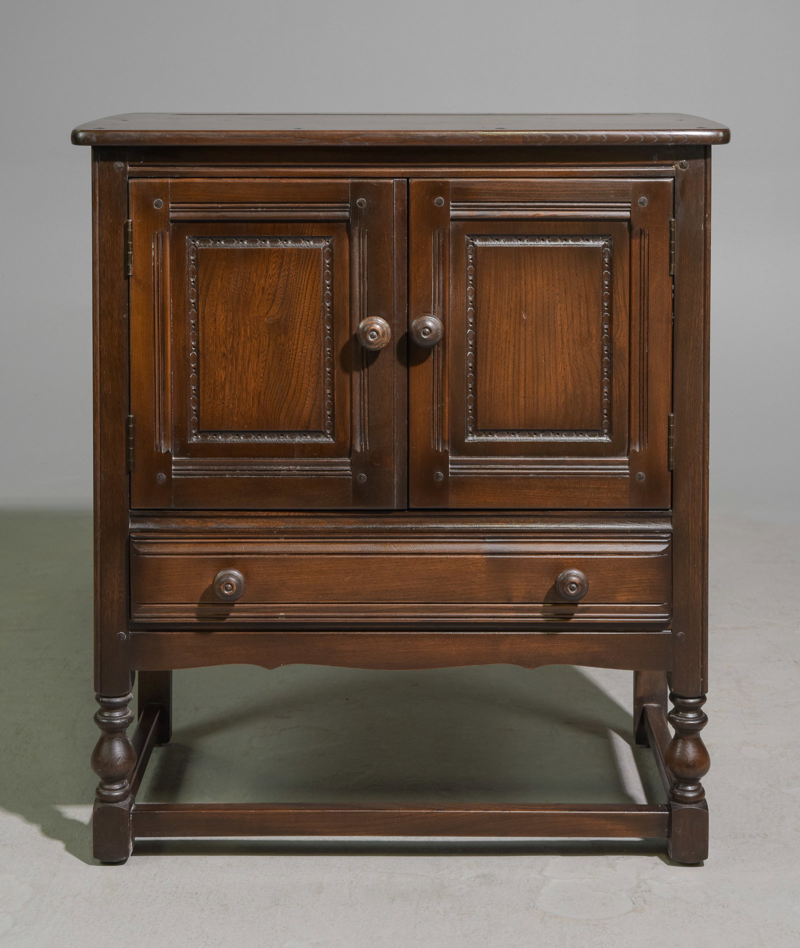 British Oak 2 Door 1 Drawer Cupboard (1 of 4)