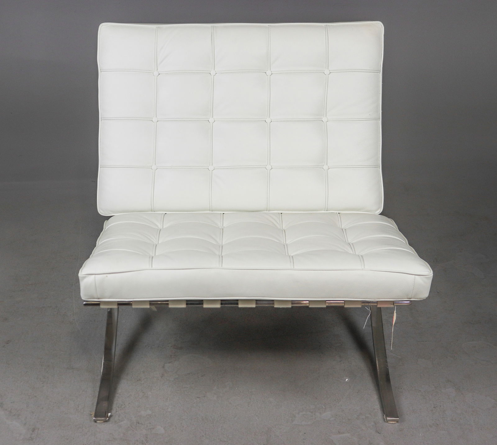 Barcelona Style White Leather Tufted Chair (1 of 4)