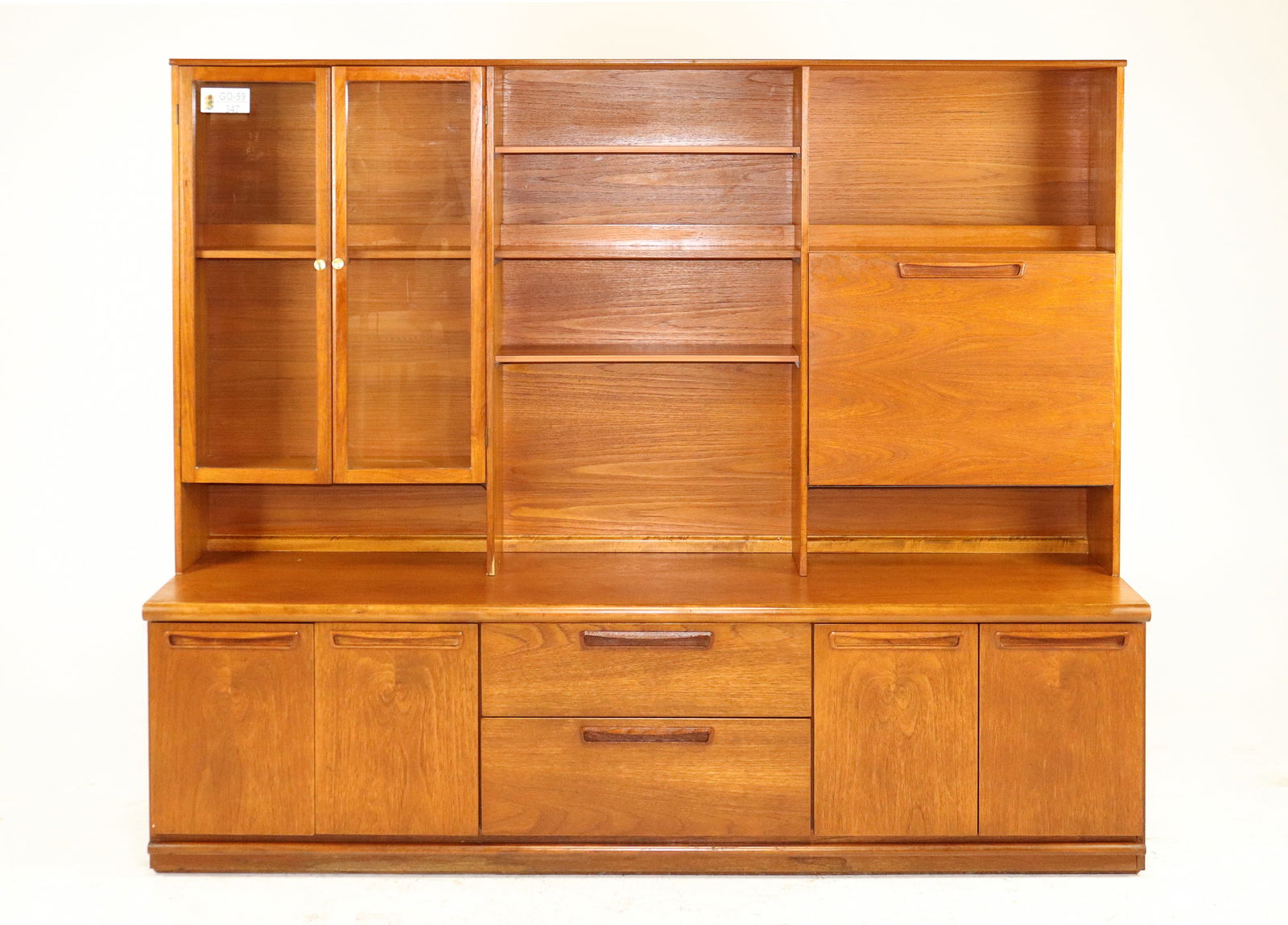Mid Century Modern Bookcase / Wall Unit (1 of 13)
