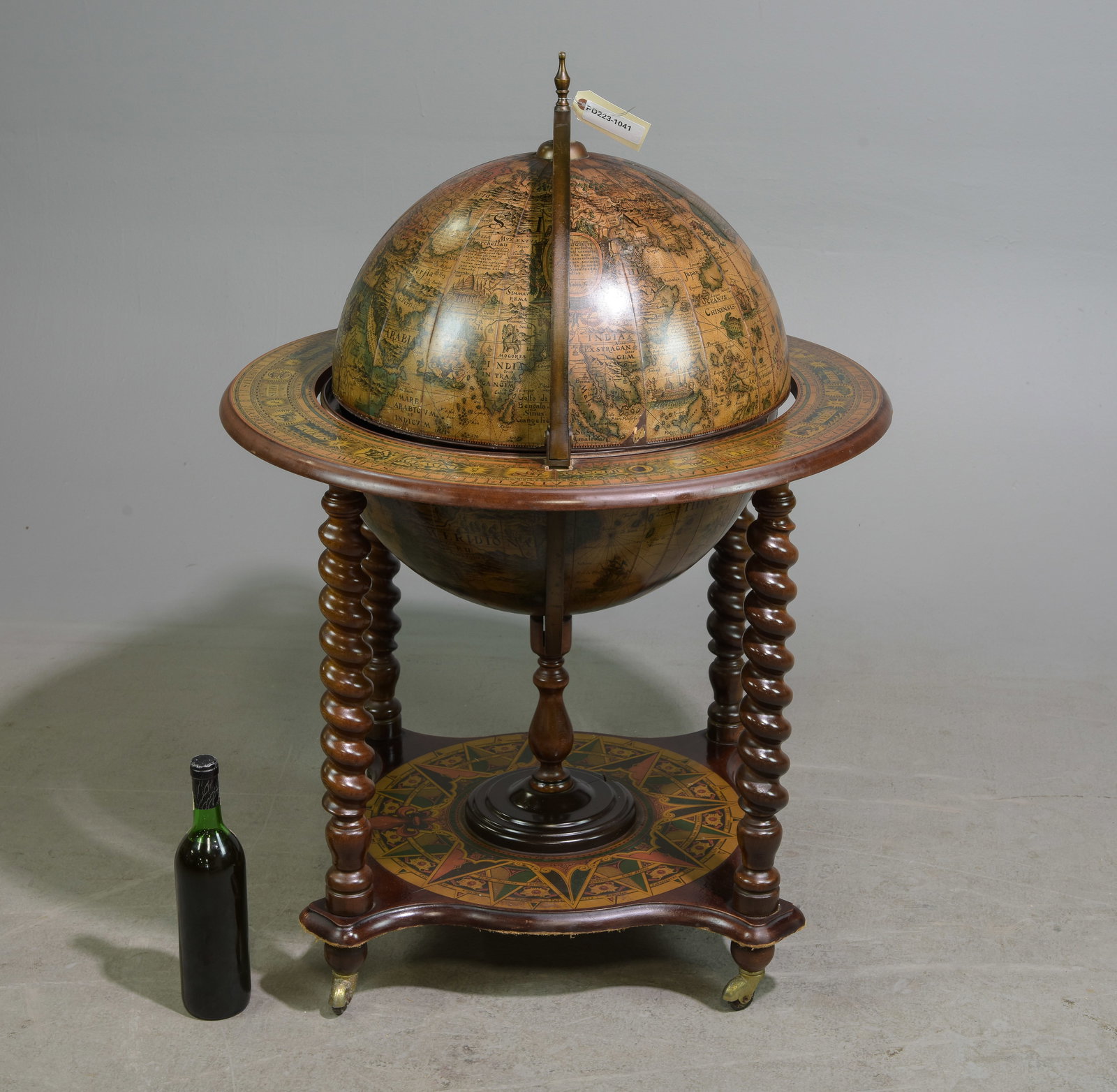 French Twist Globe Bar / Cocktail Cart (1 of 6)