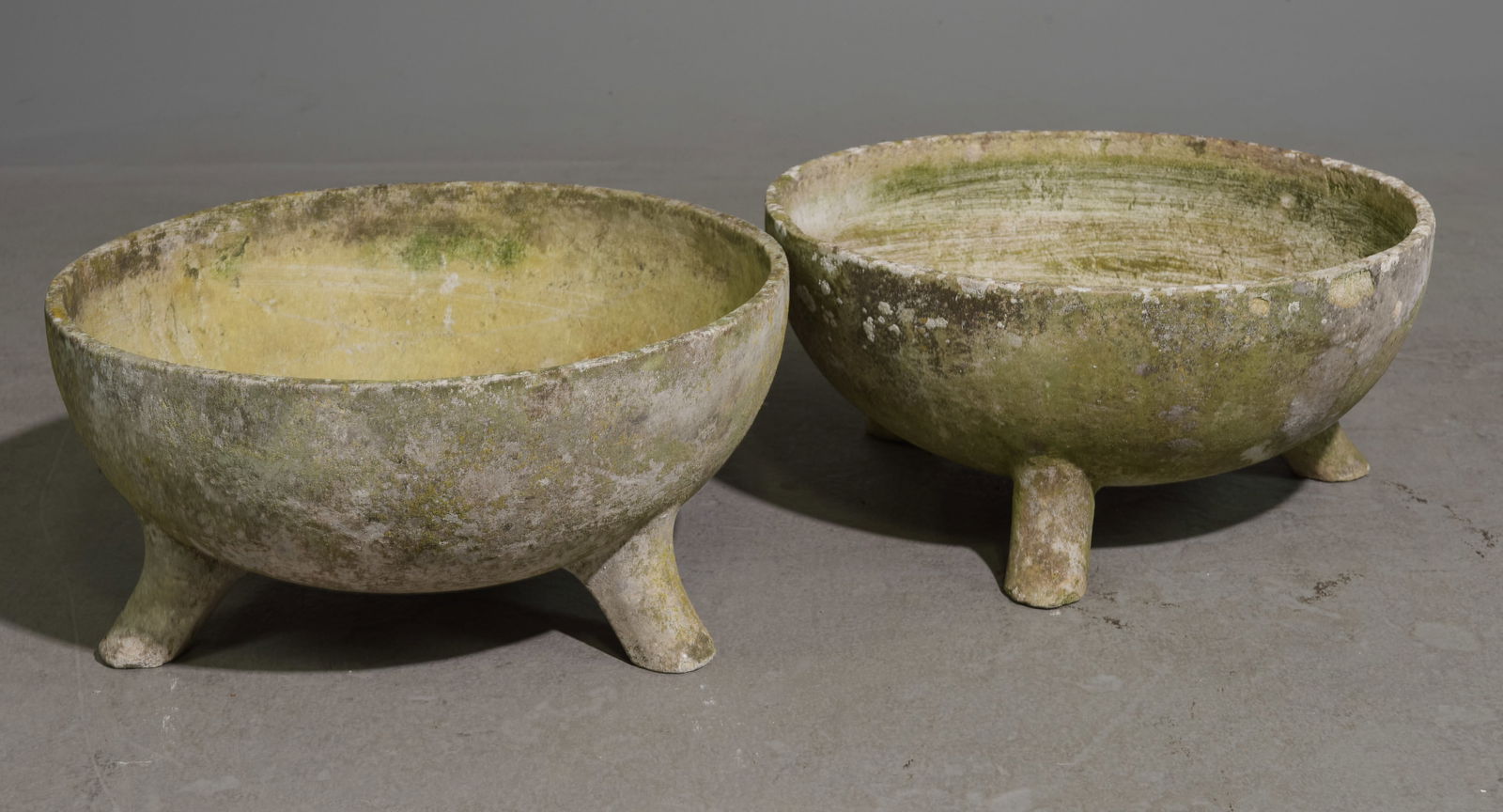 Willy Guhl (1915-2004) - Two 1/2 Marmite Planters (1 of 2)