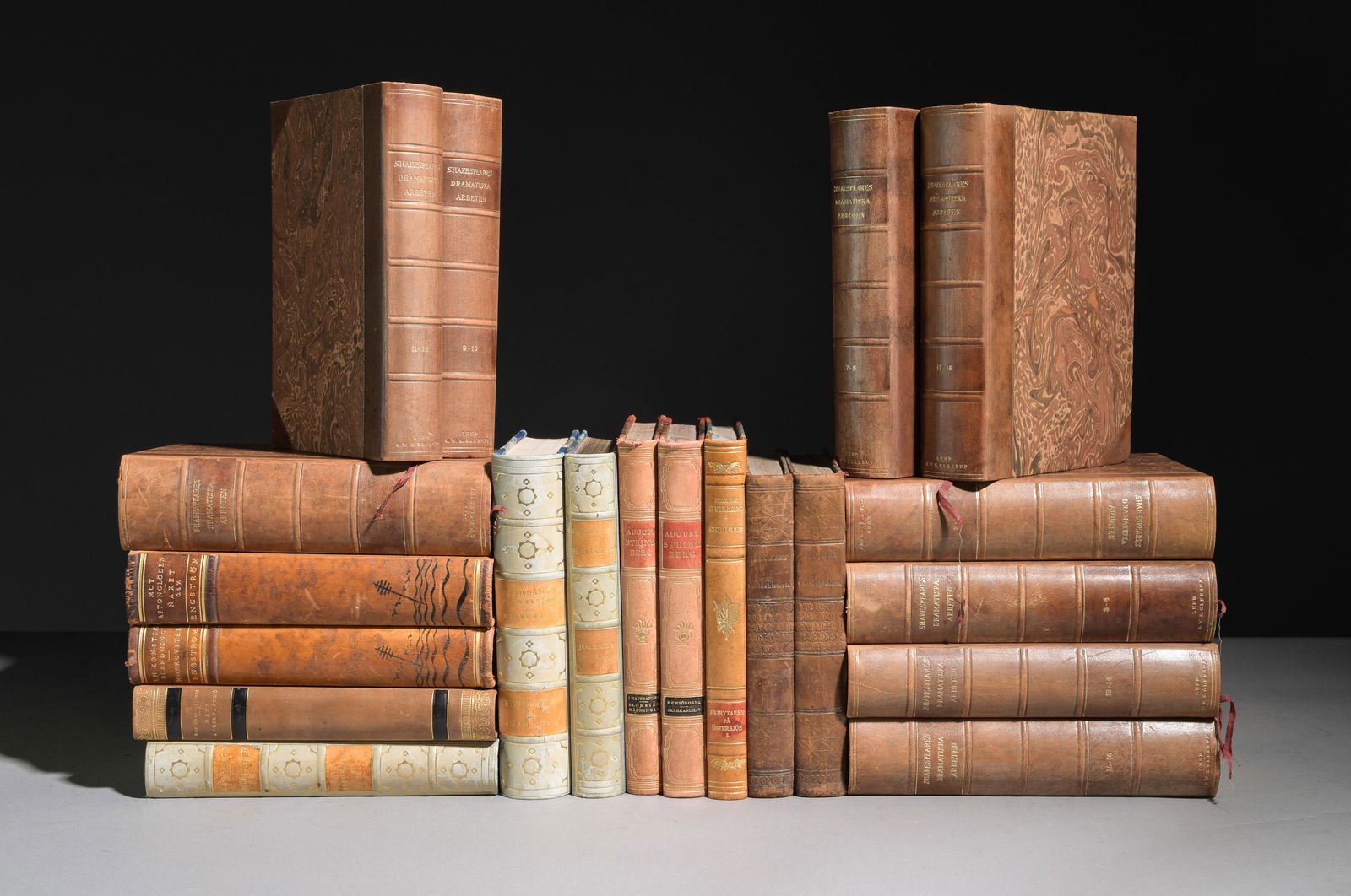 20 Assorted Books including "Shakespeare Dramatiska " (1 of 7)