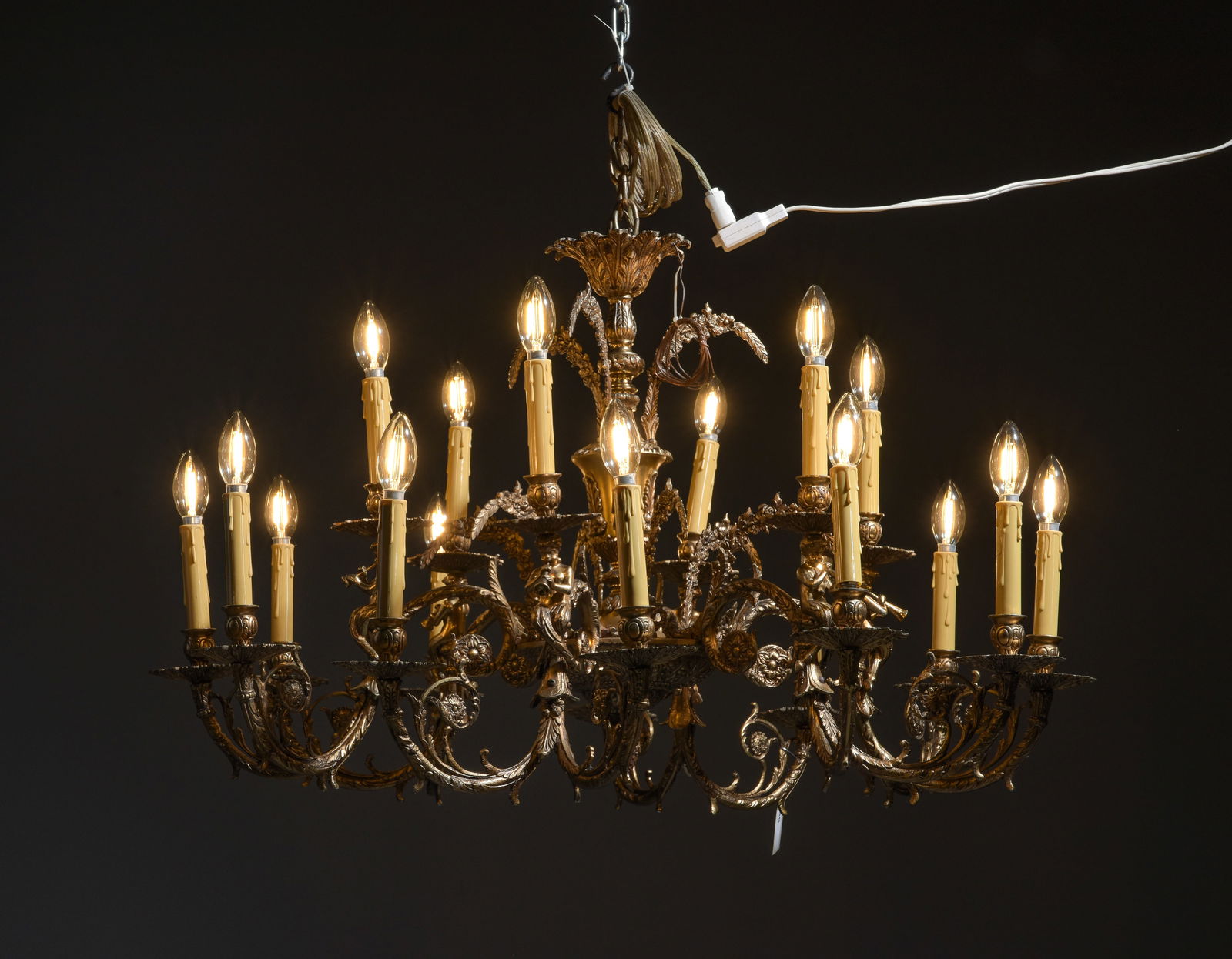 18 Light French Gilt Chandelier (1 of 5)