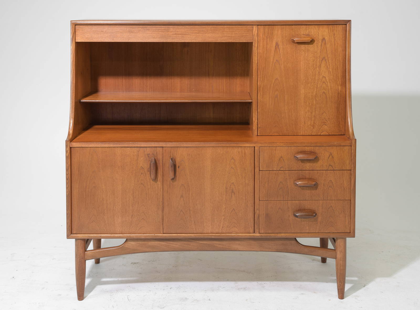 Mid Century Teak Cocktail Gplan Fresco Auction